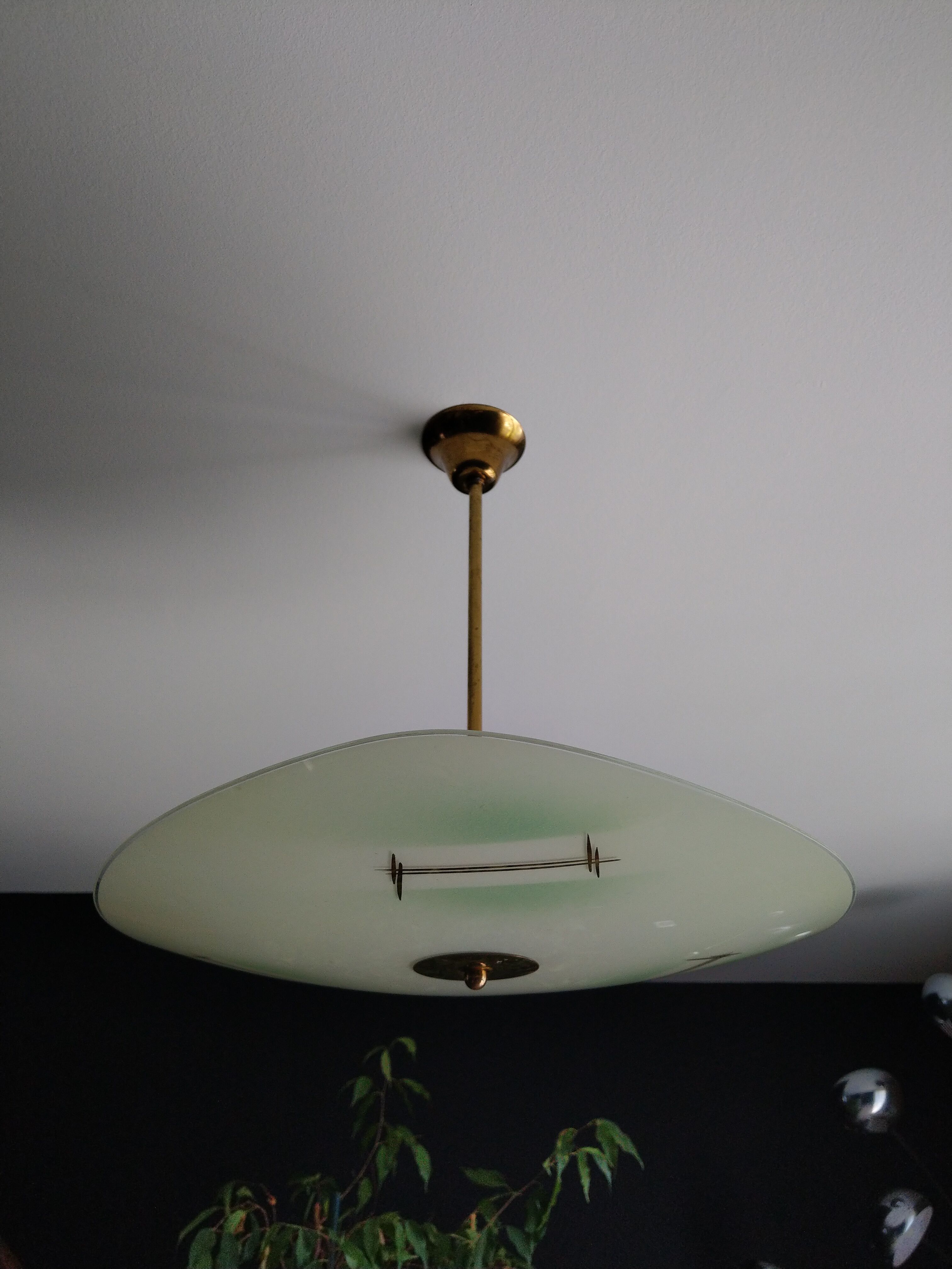 Ceiling suspension