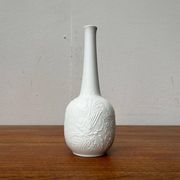 German white porcelain vase from the mid-century with bird motif by Kaiser, 1960s.