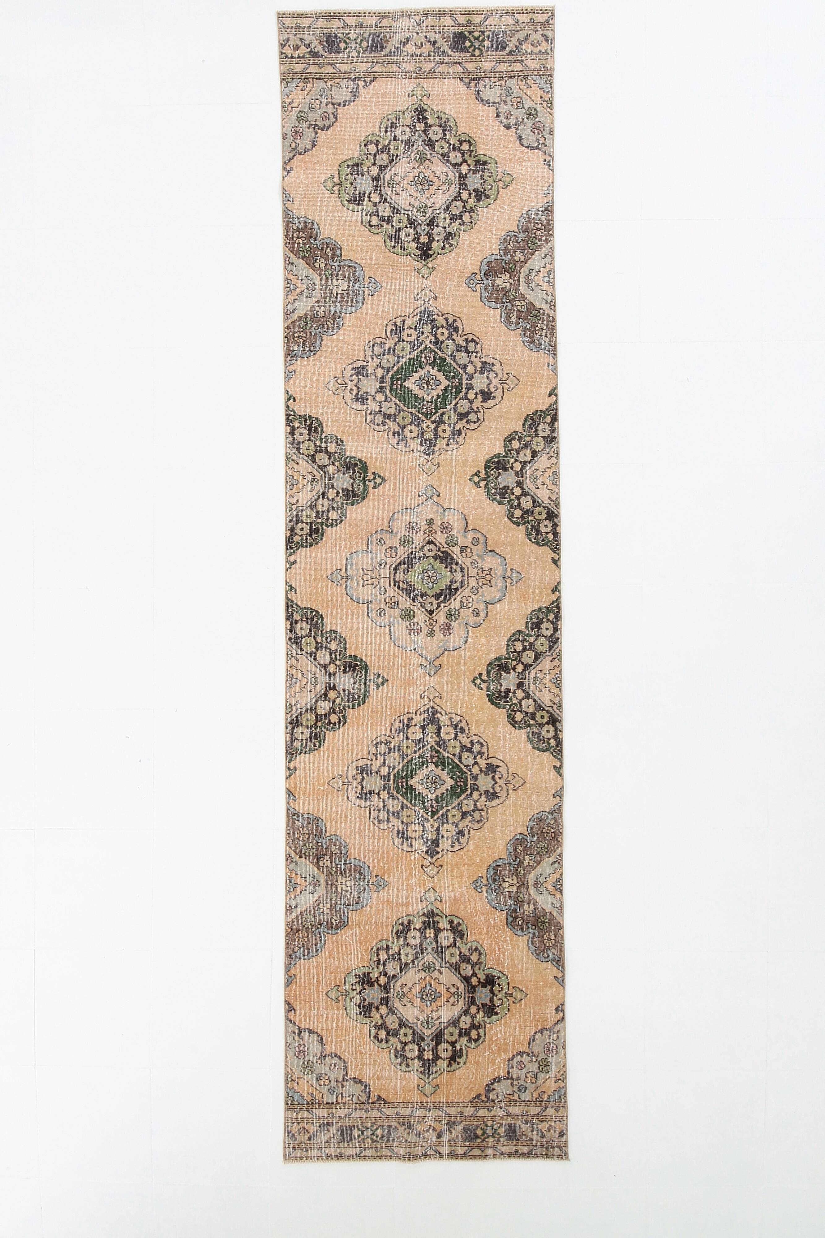 3x12 Classic Persian Runner Rug, 91x308Cm