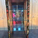 Small display cabinet for collections