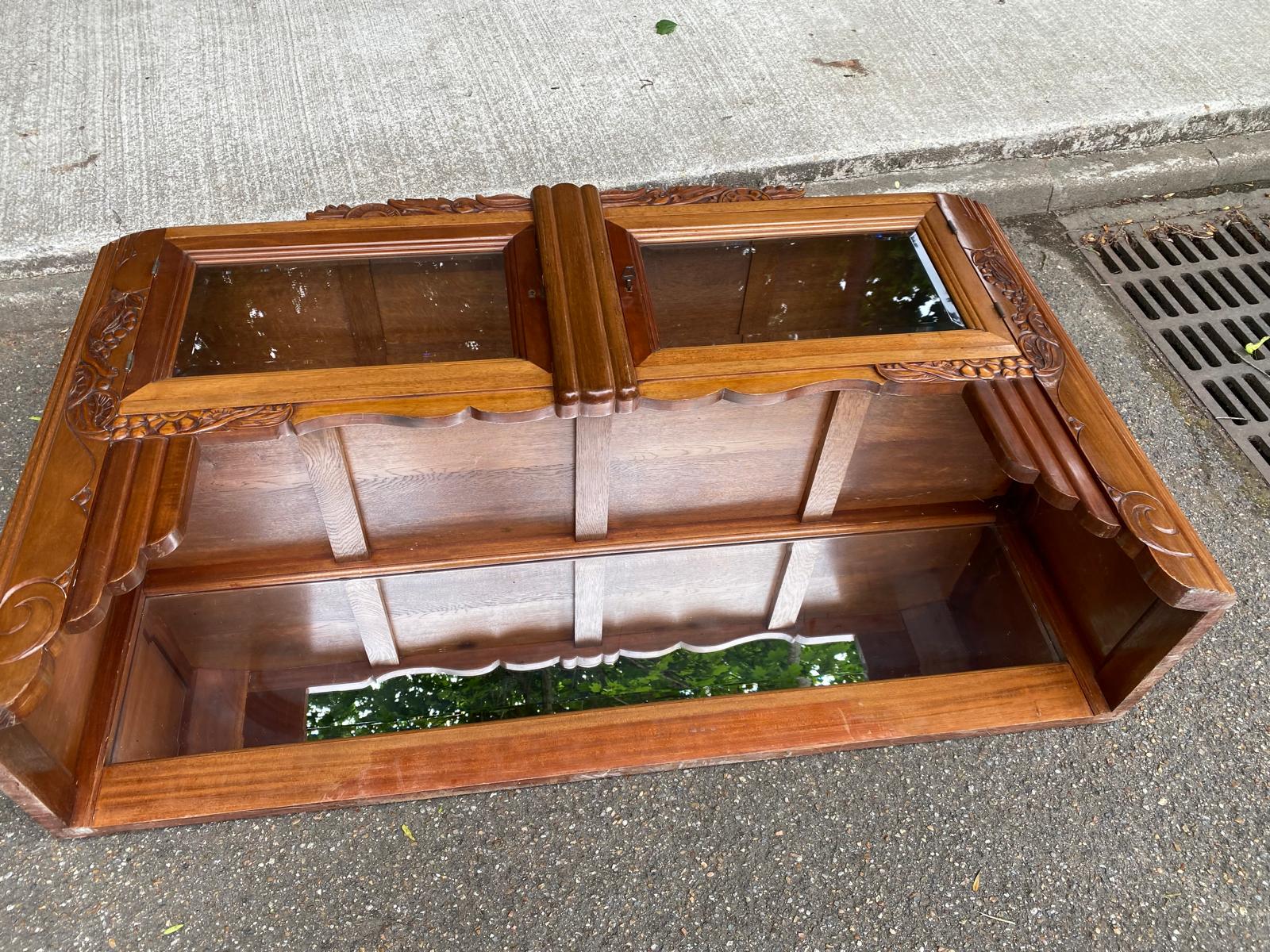 Art Deco sideboard top, low display cabinet in solid walnut and mirror, 1940.