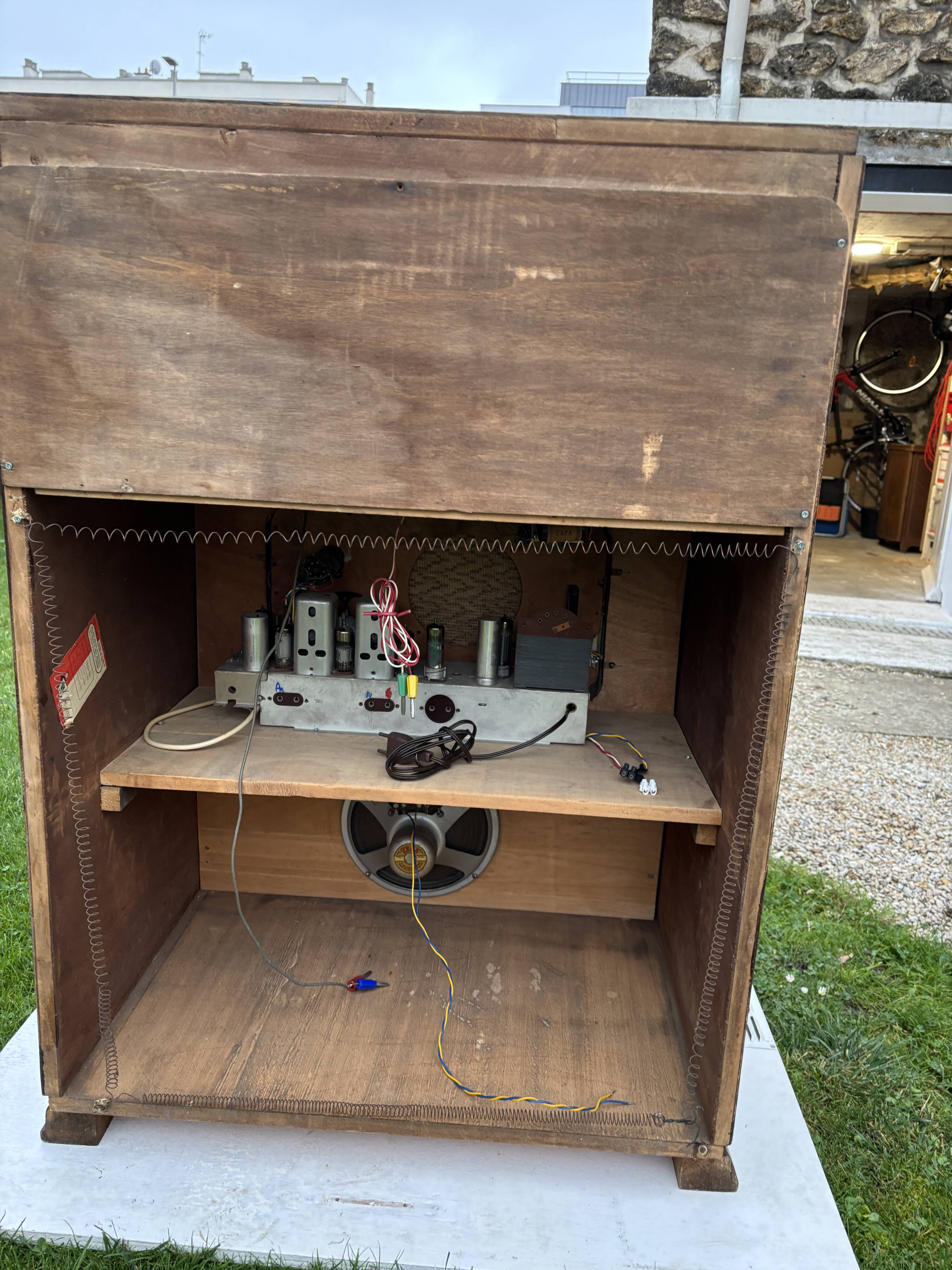 Meuble radio tourne disque vintage