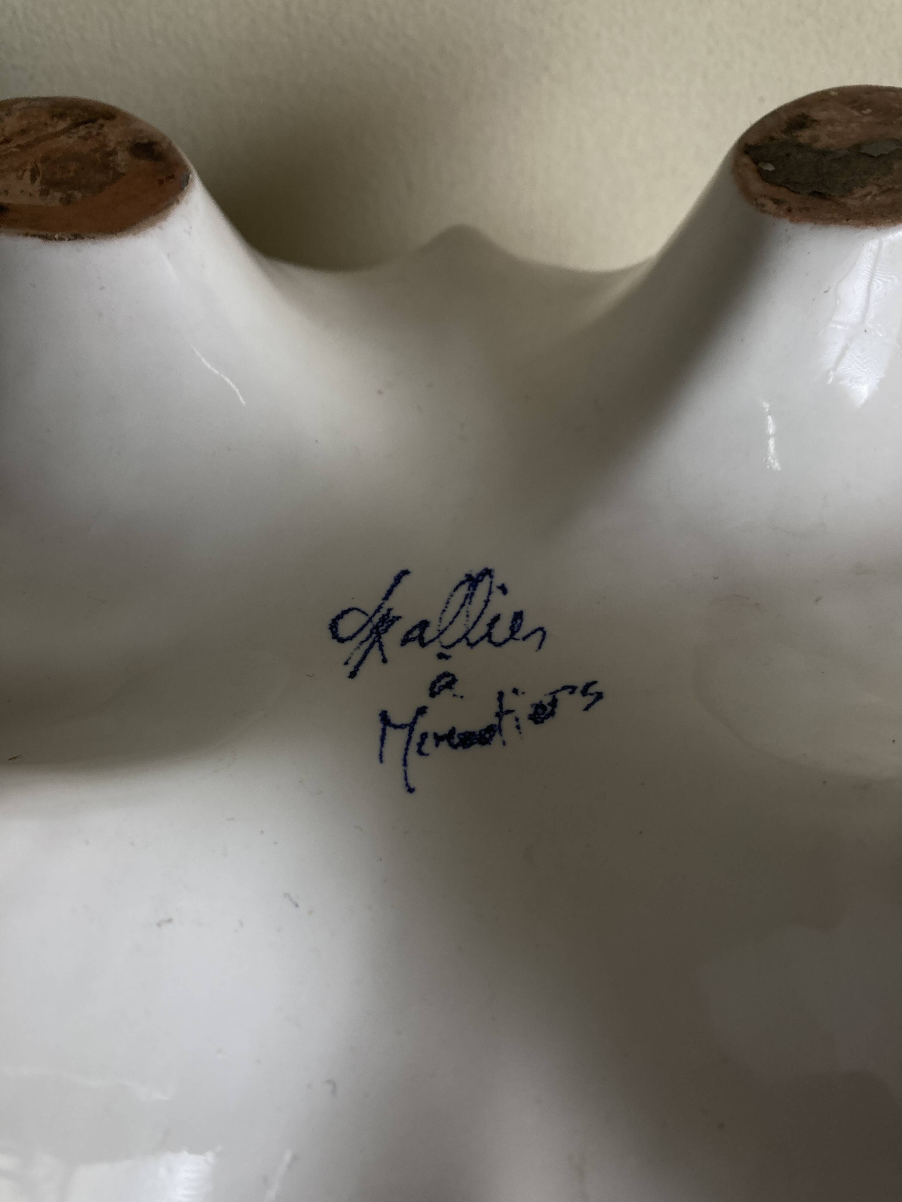 Moustiers Lallier white earthenware floor planter D30cm