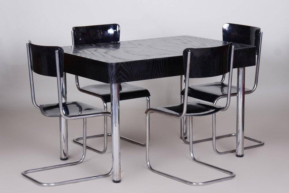Czech Bauhaus Extendable Dining Table in Oak Veneer, 1930s