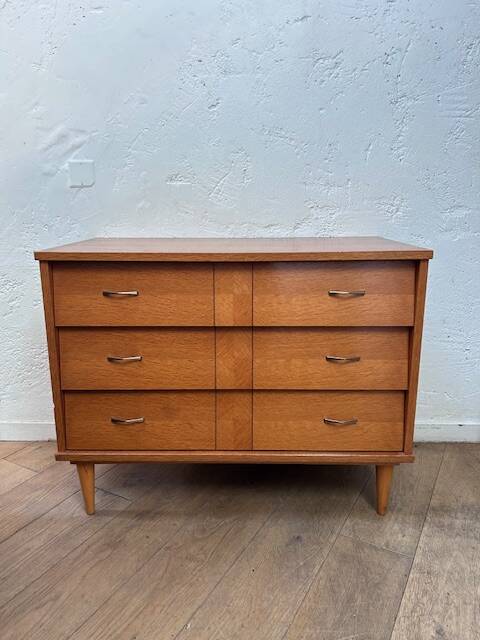 Vintage 1960s chest of drawers