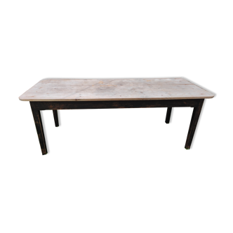 Farm table