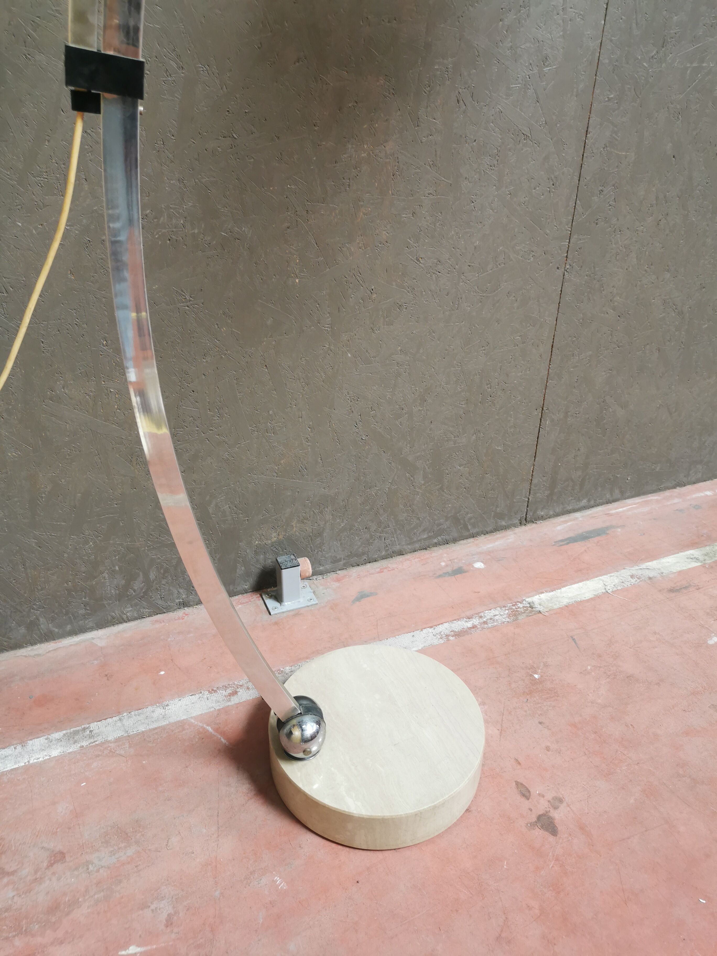 Arc floor lamp by Harvey Guzzini 70s