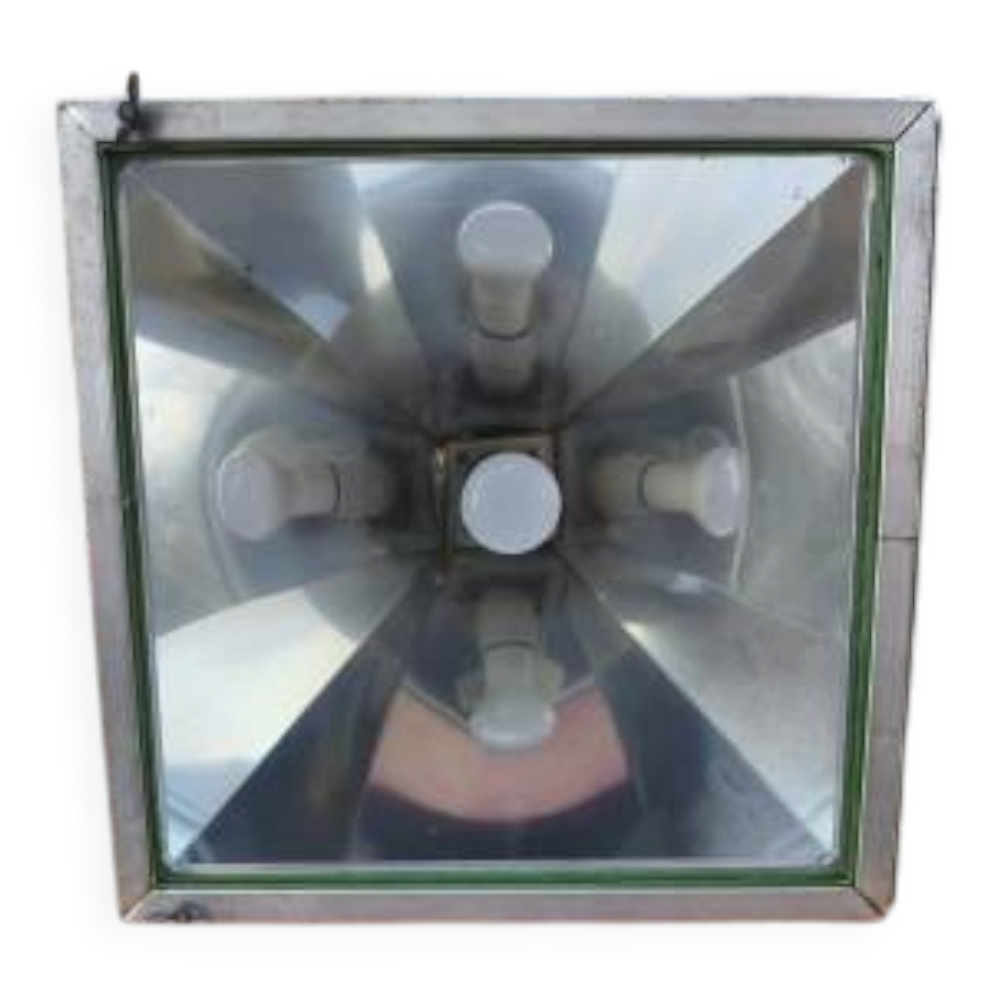 Suspension industrielle aluminium et verre