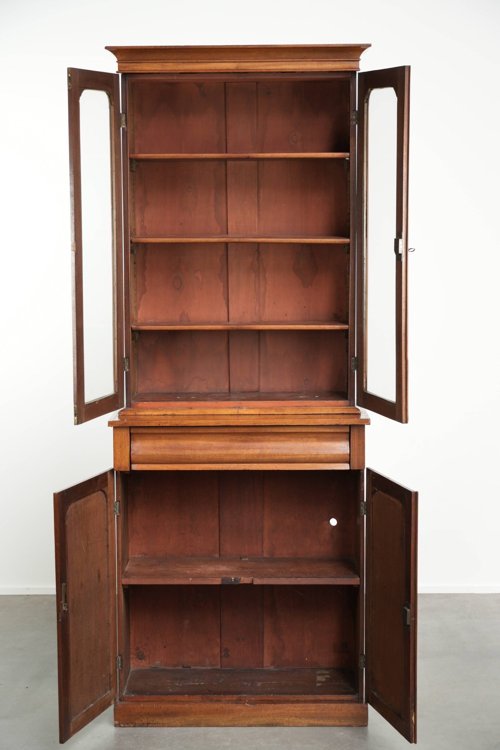Antique English bookcase / display cabinet from the 19th century