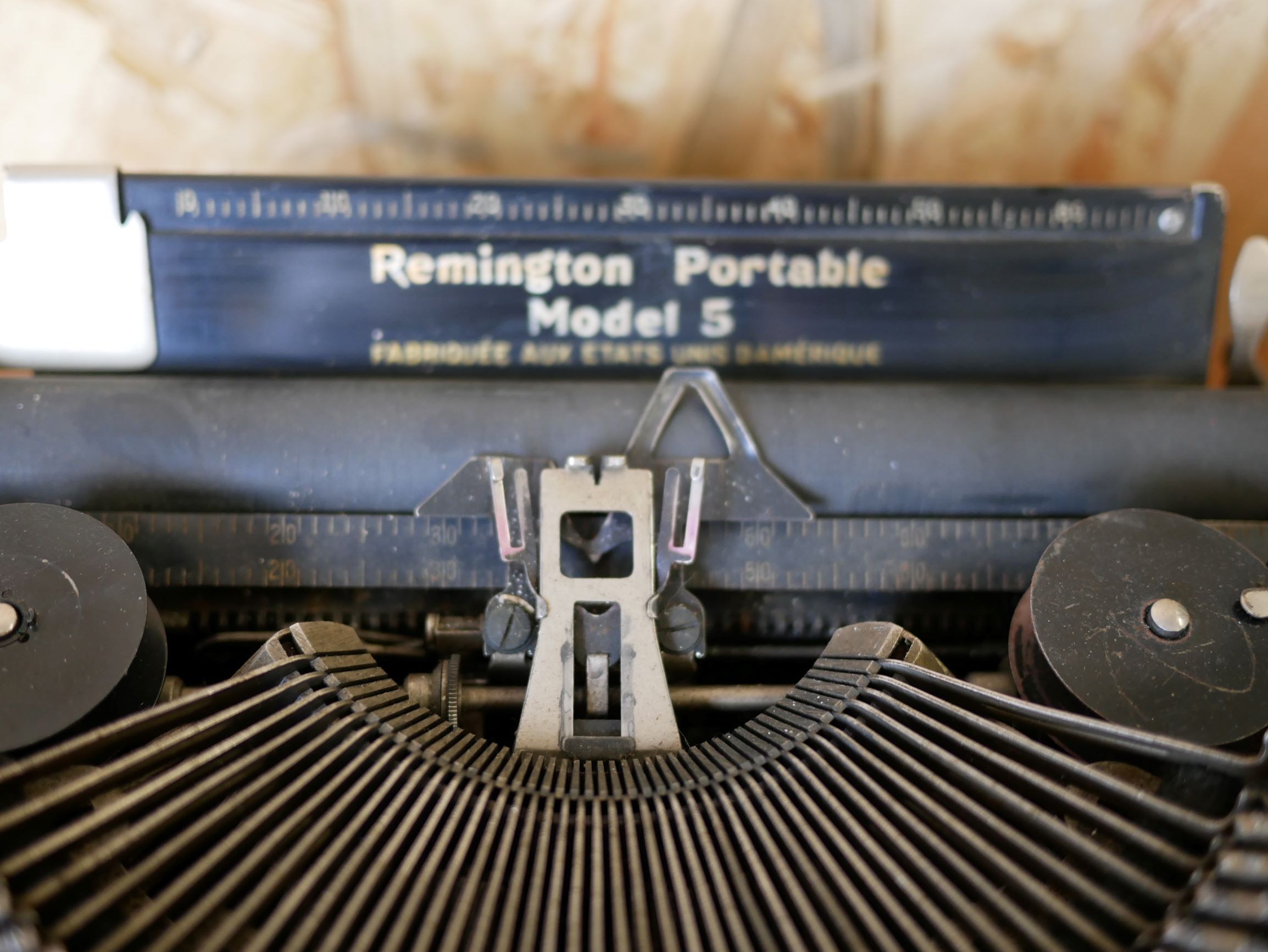 Typewriter remington portable model 5t