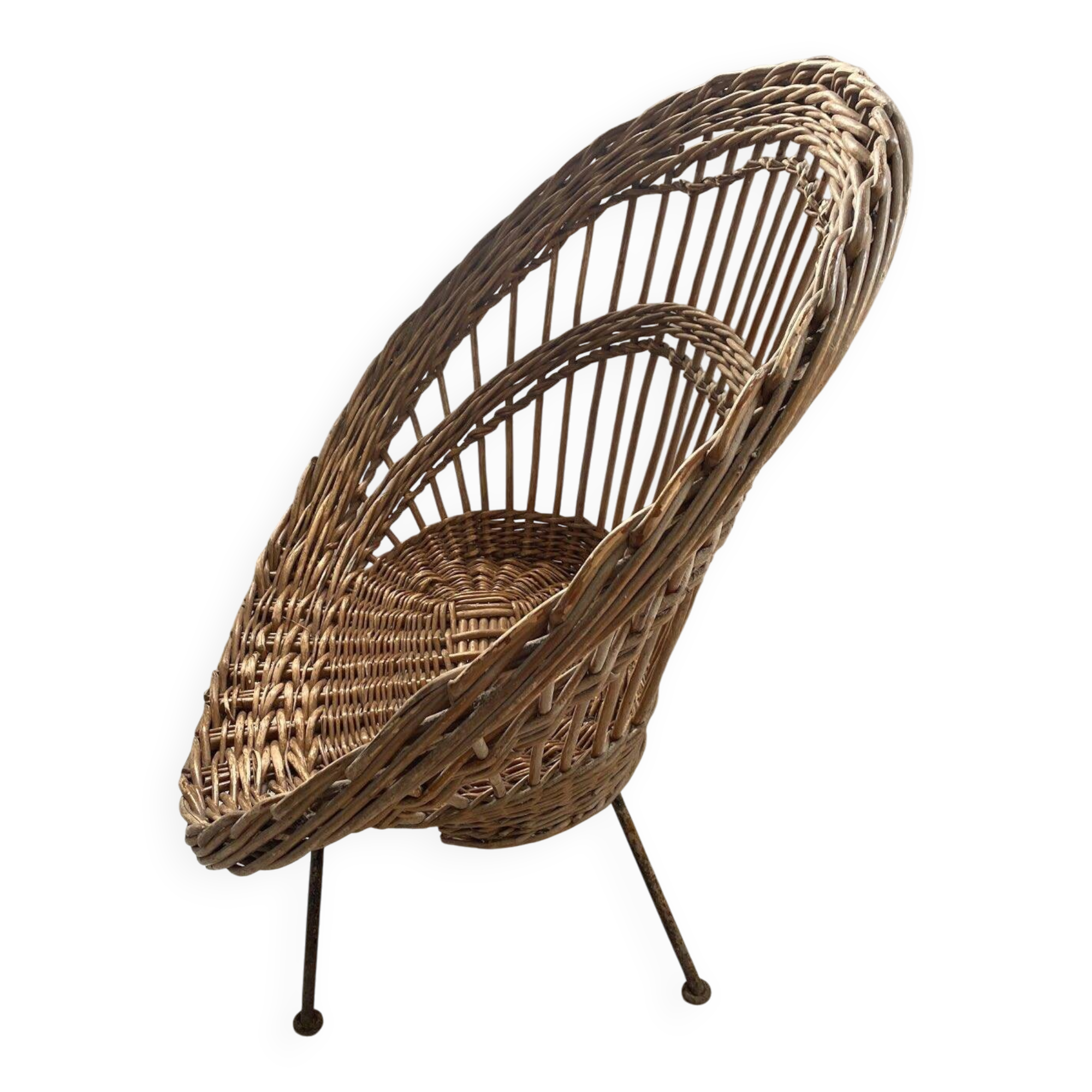 Vintage armchair – good condition, small legs