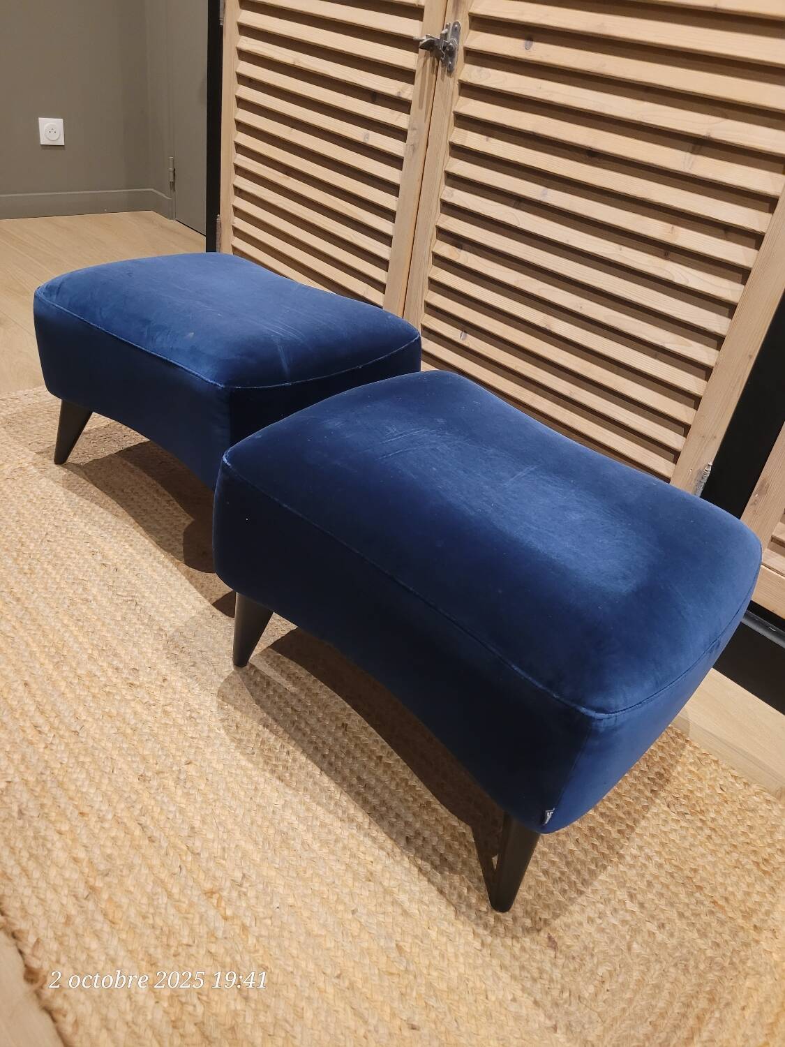 Tabouret d appoint en velours bleu