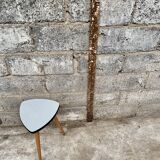 Tabouret formica Triangular healer small grey coffee table vintage tripod door plant