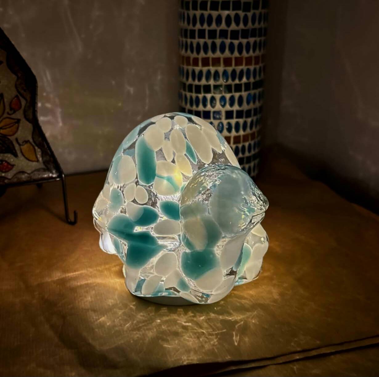 Light turtle in light blue and white glass – vintage / retro