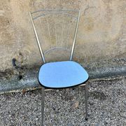 Chaise chromée en Formica bleue
