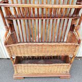 Rattan shelf/shelf carries magazines