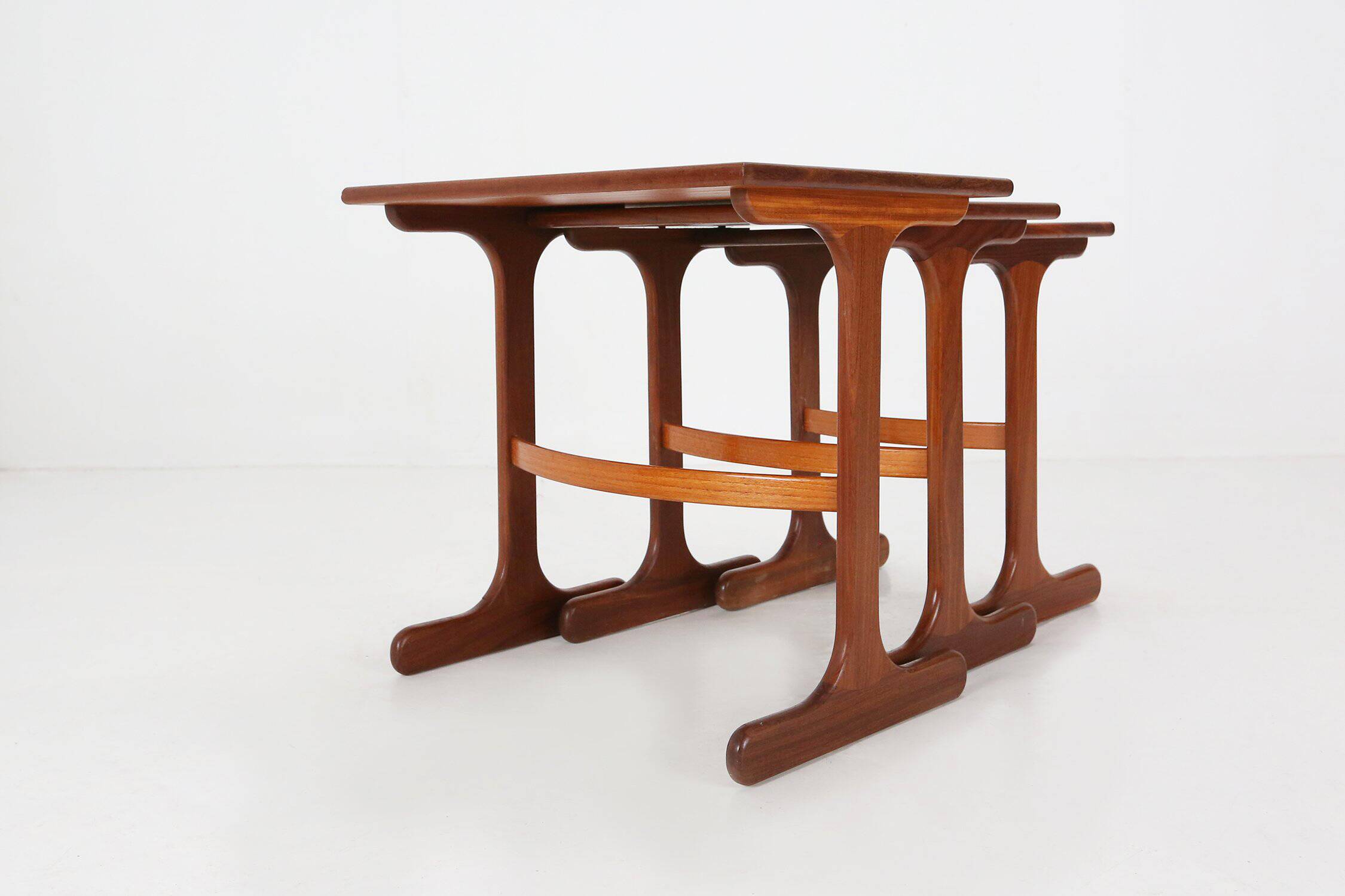 Set of 3 teak wood nesting tables by G-Plan, 1970s, UK ca. 1970