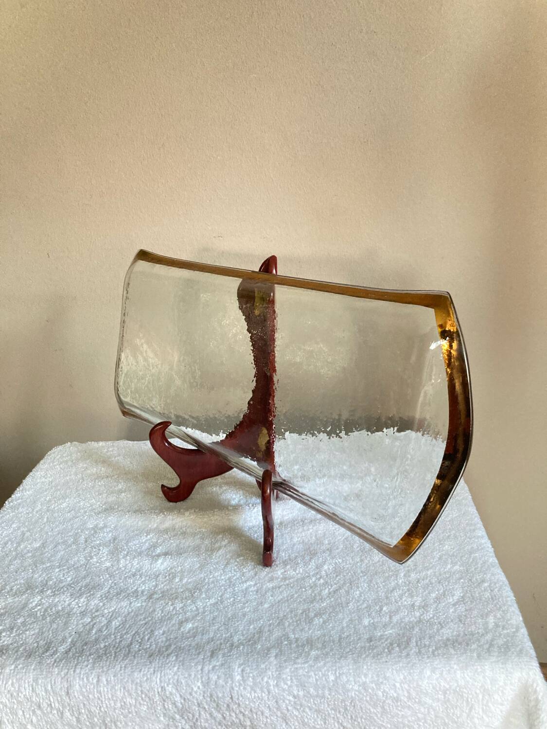 Glass dish signed Annie Glass 37/310 made in the USA 24k gold-plated rim