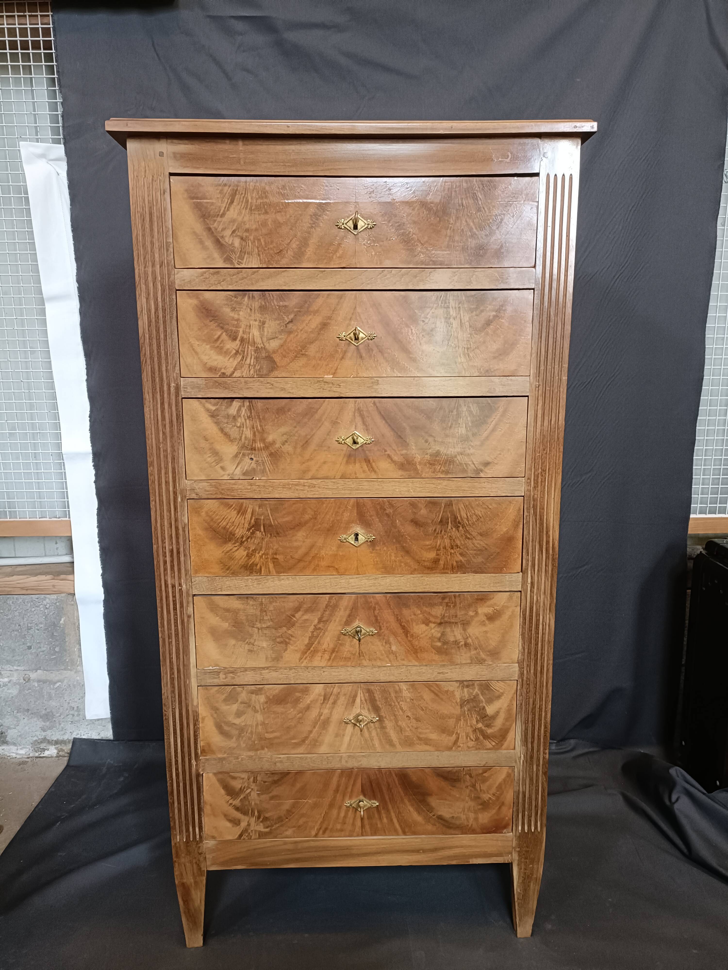 Semainier style Louis XVI en placage de noyer