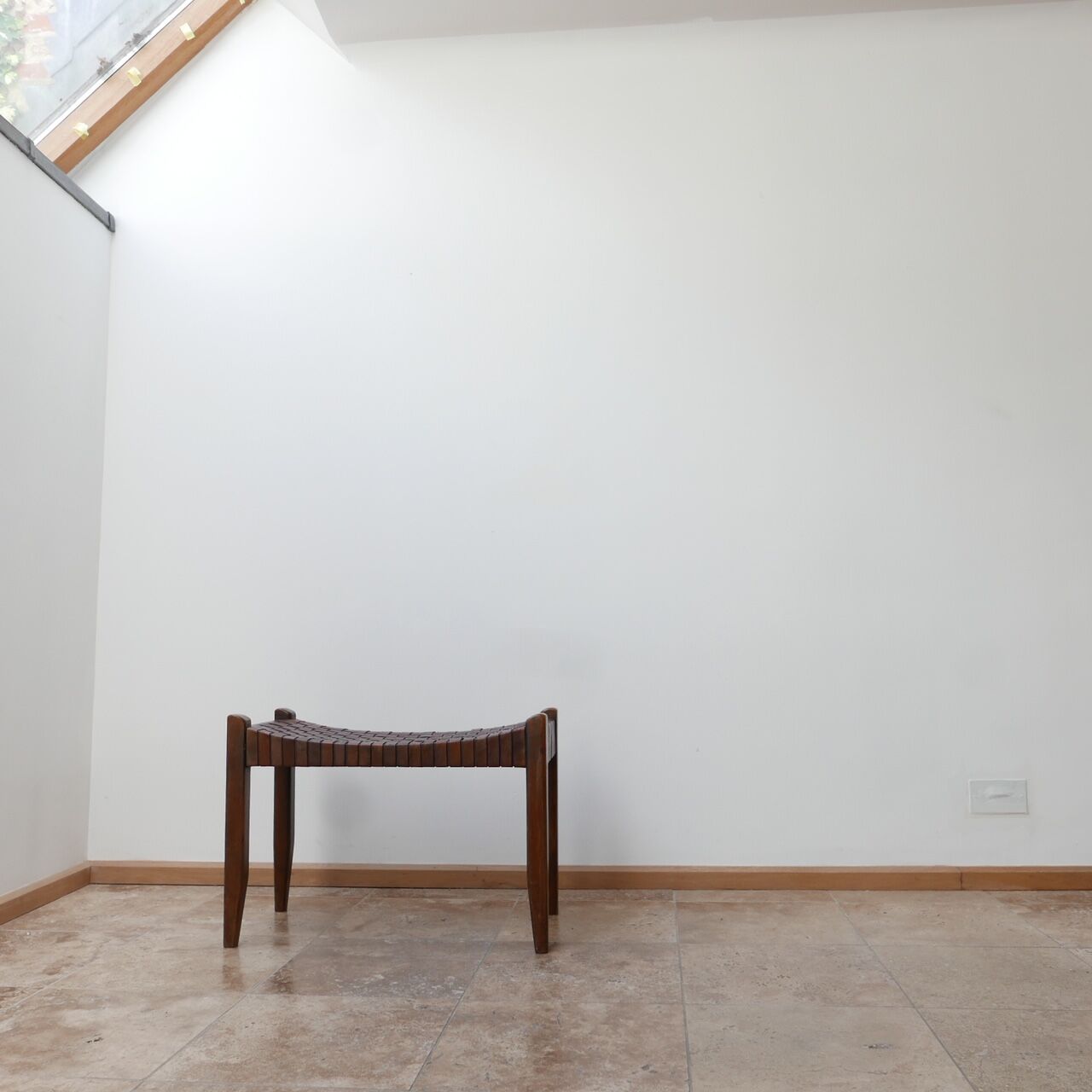 Tabouret en cuir du milieu du siècle
