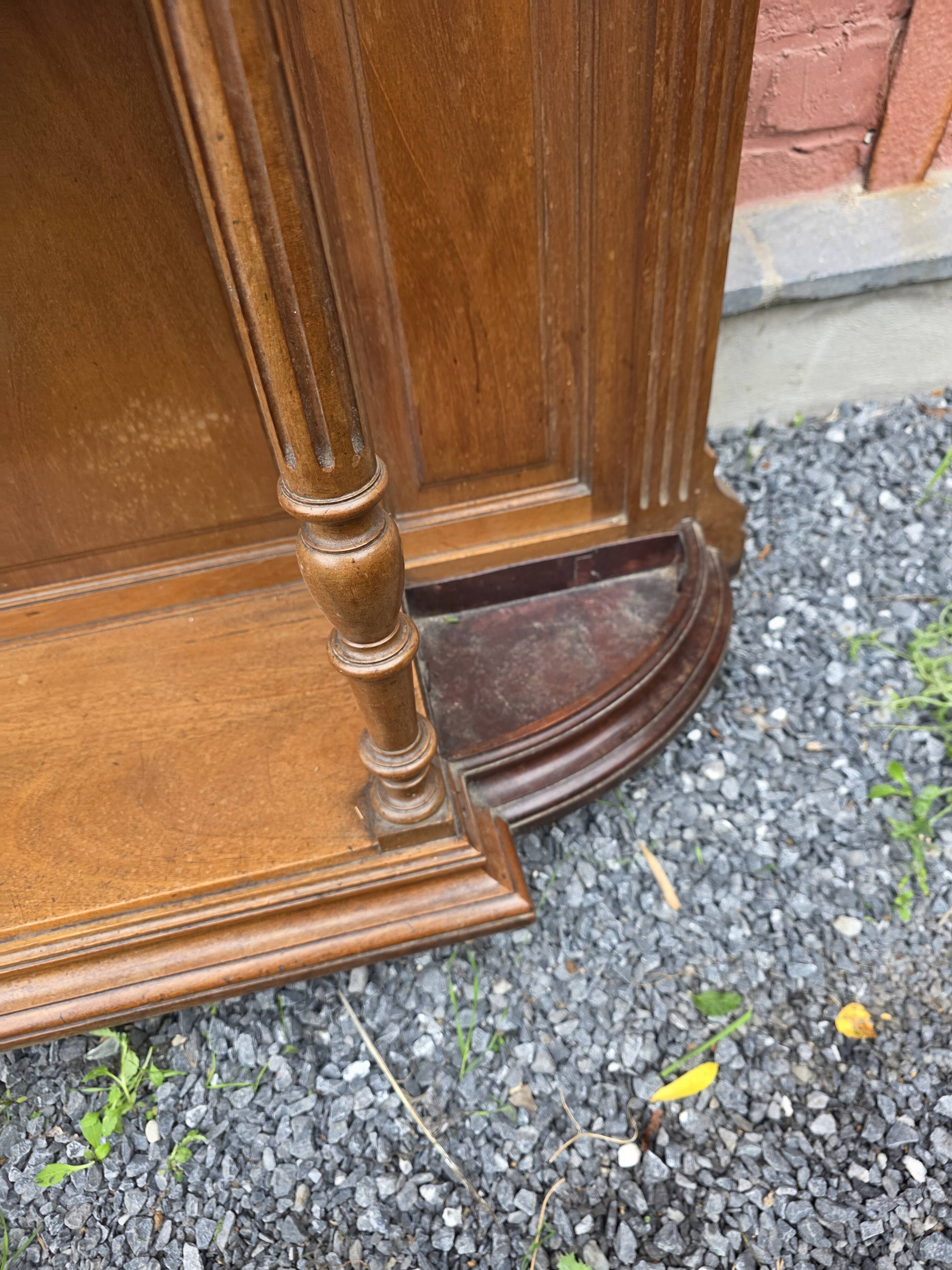 Vestiaire porte manteau en noyer fin XIXe