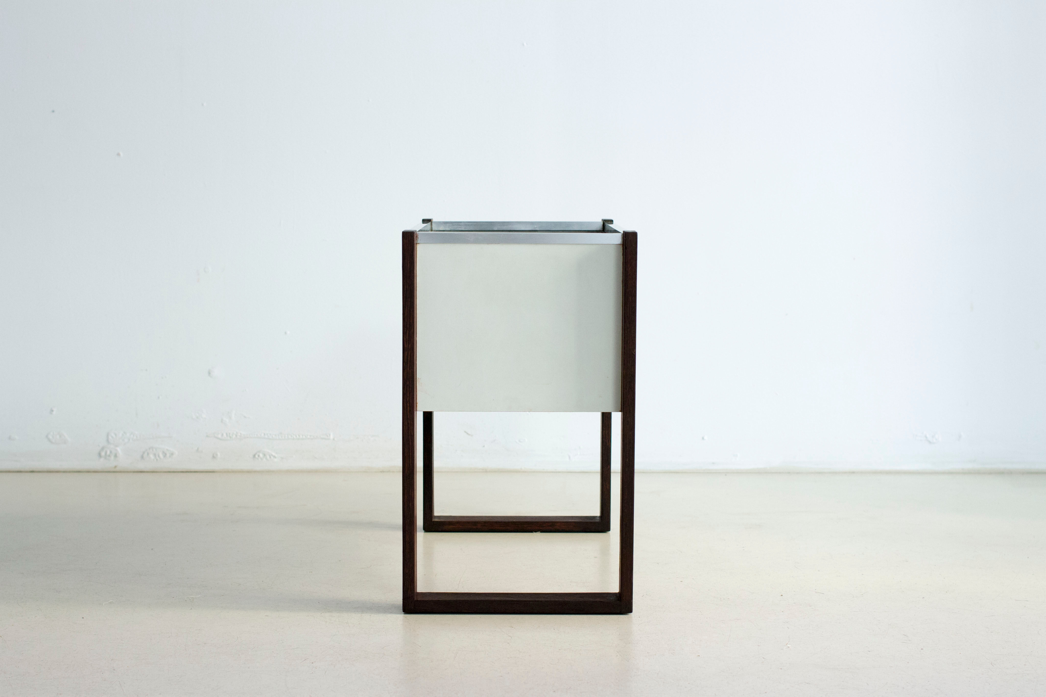 Scandinavian gardener 60s