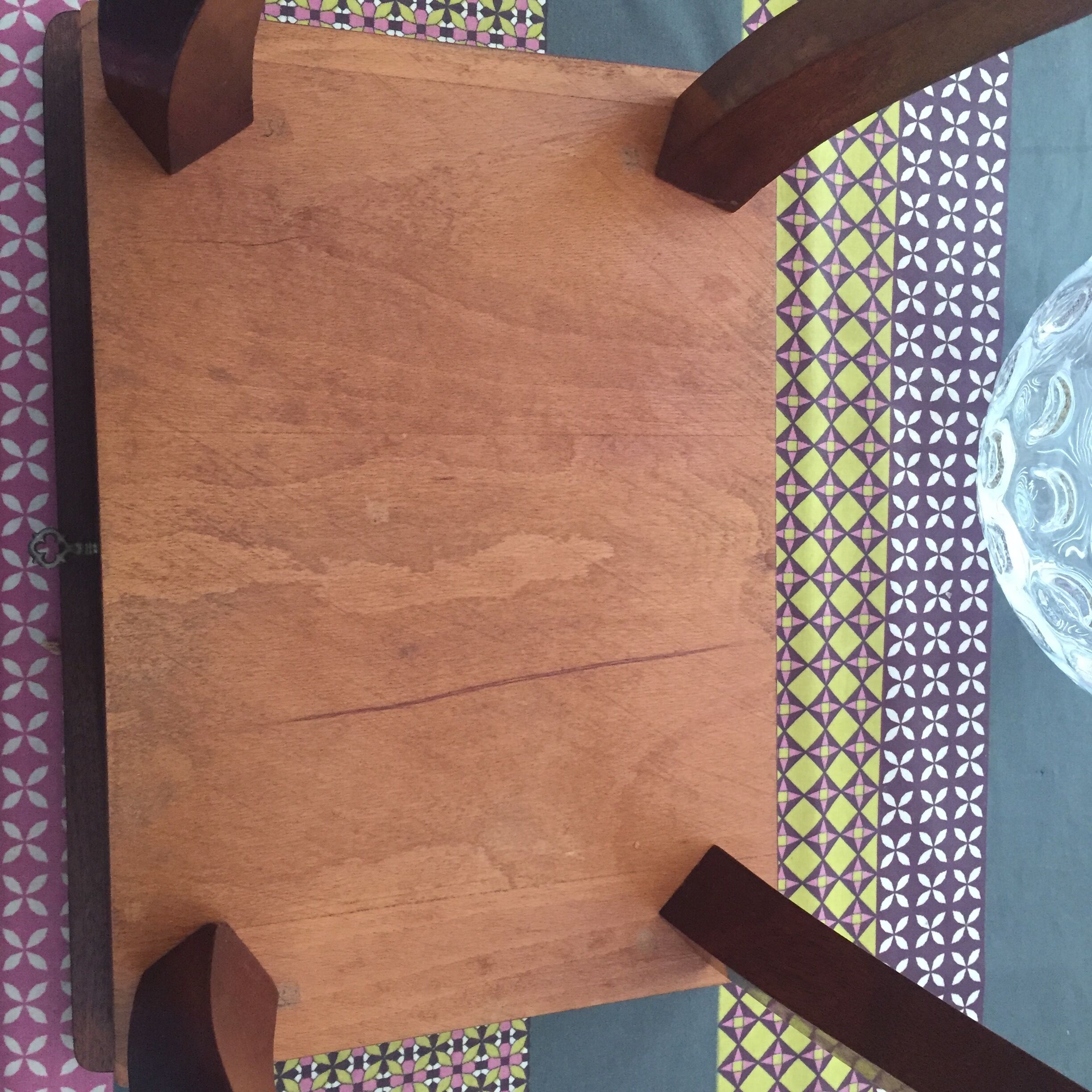 TABLE CIGAR BOX OR INMEANED JEWELRY