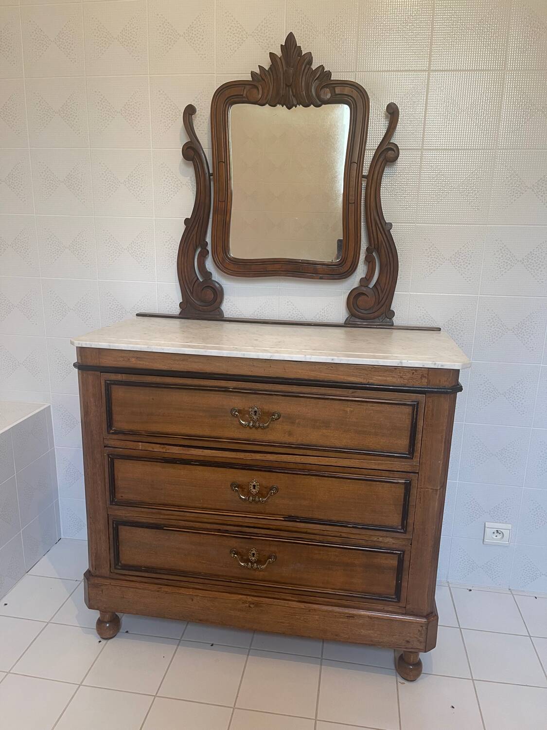 Wooden and marble chest of drawers with mirror