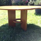 Round table in solid elm from the 80s