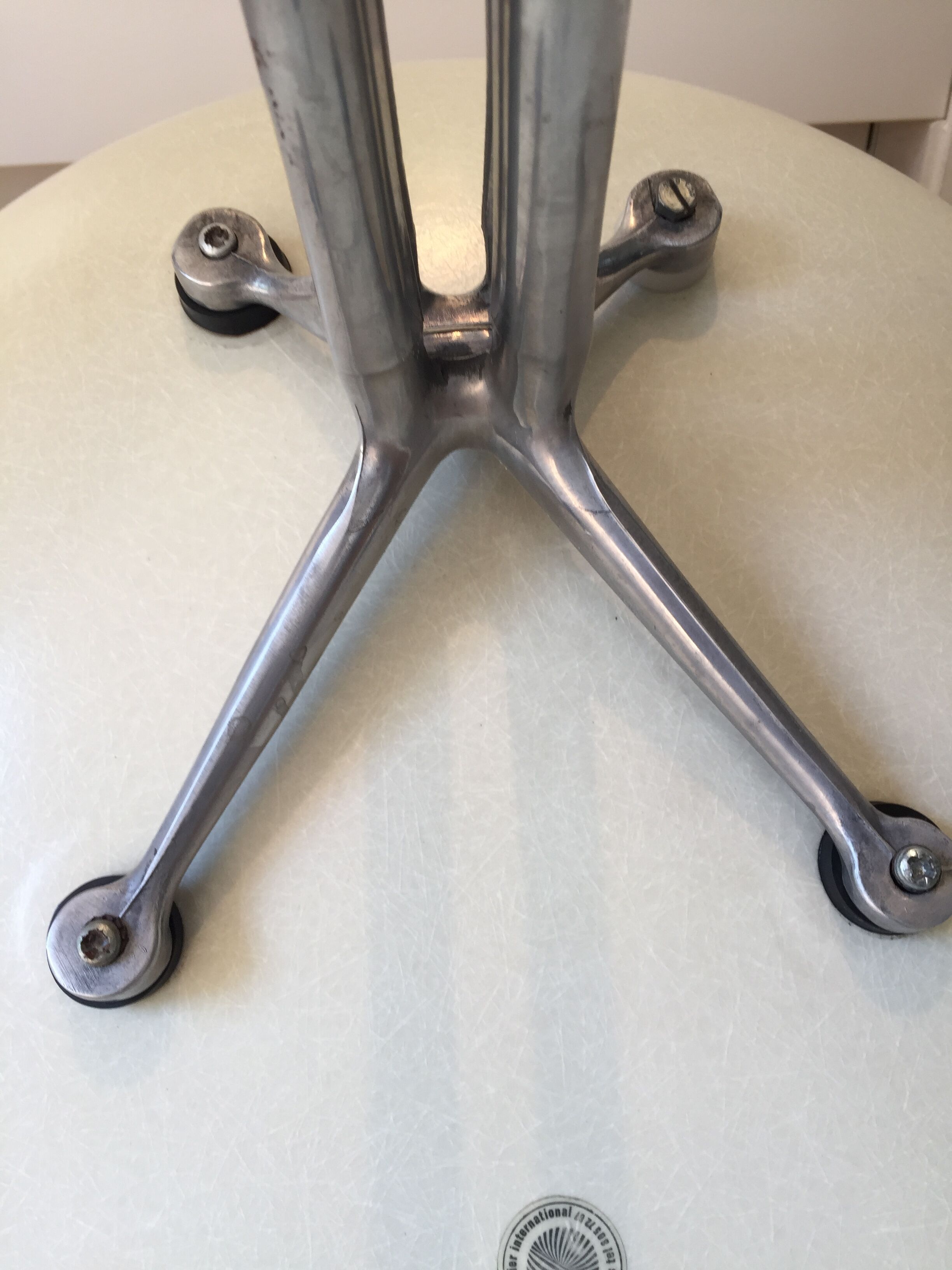 Set of 4 chairs the Fonda by Charles and Ray Eames, woolen yellow straw 1960-1970