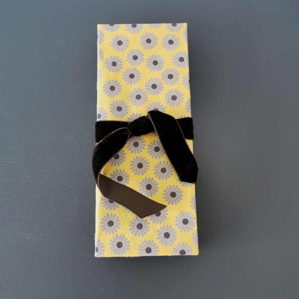 Crystal knife holder