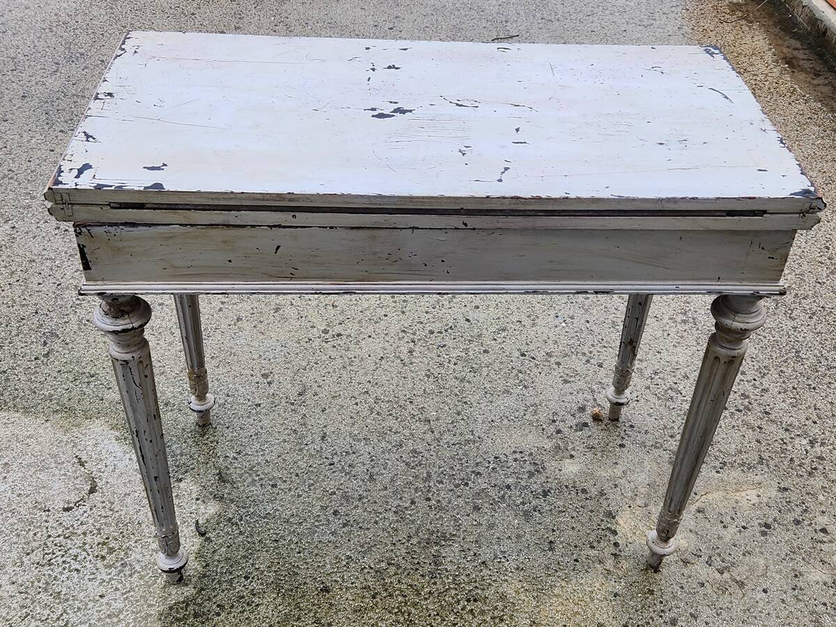 Antique console table with wallet top