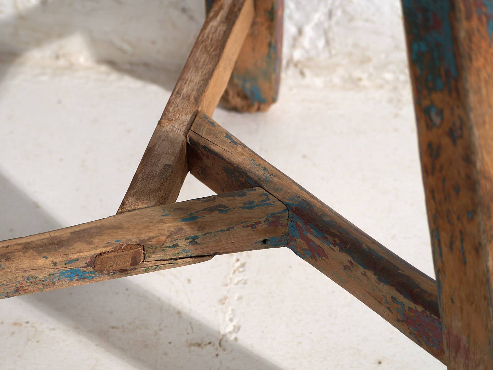 Ancien tabouret patiné bleu ciel (c.1900)