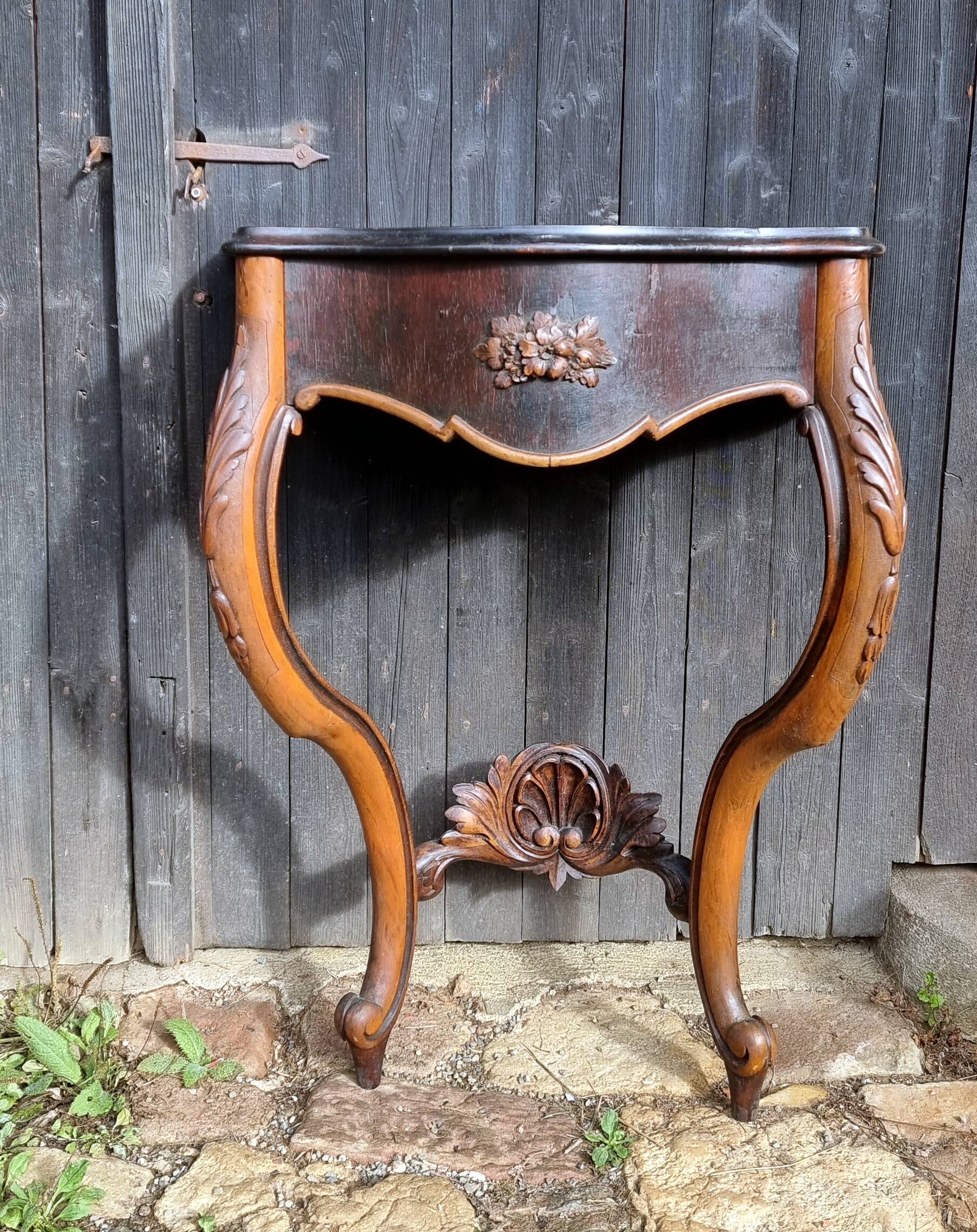 Late 19th century wall-mounted wooden console