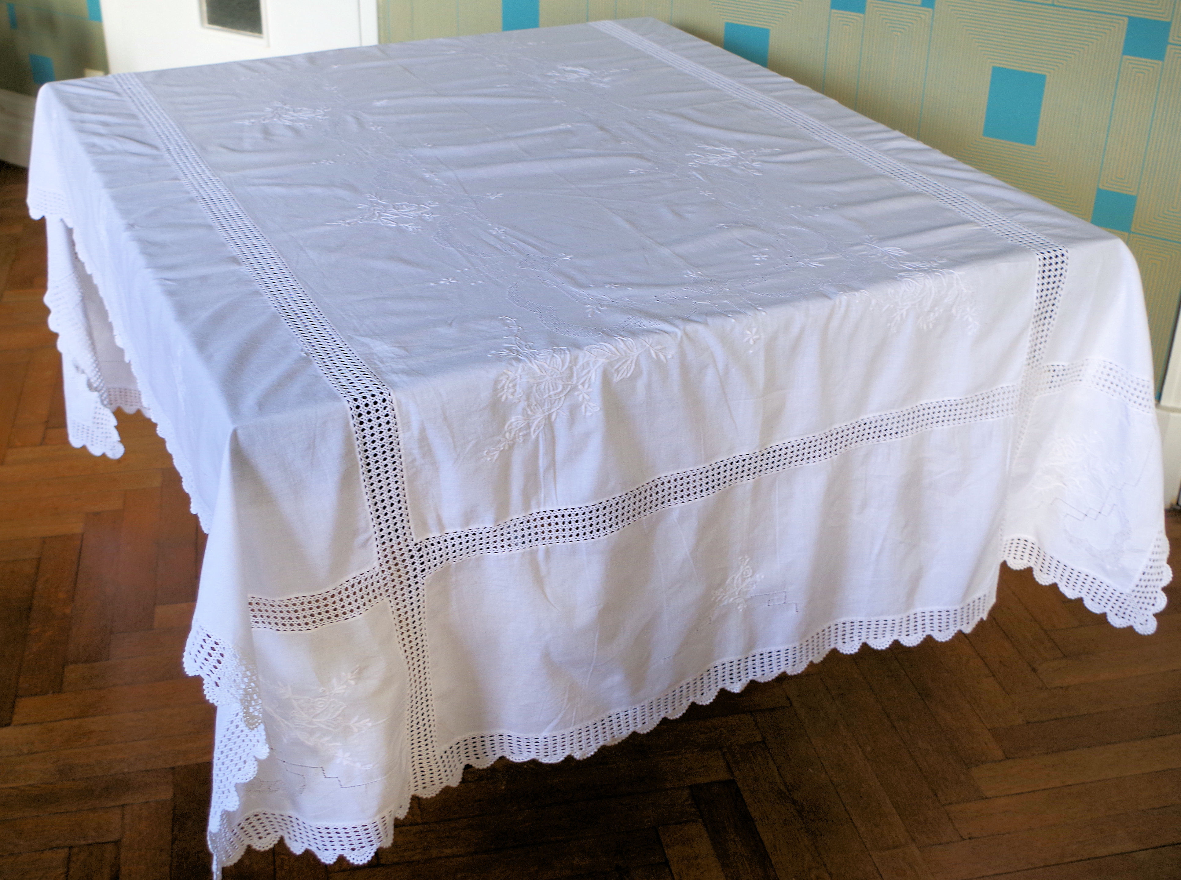 Embroidered white cotton tablecloth