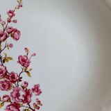 Flat earthenware plates with gilded edges