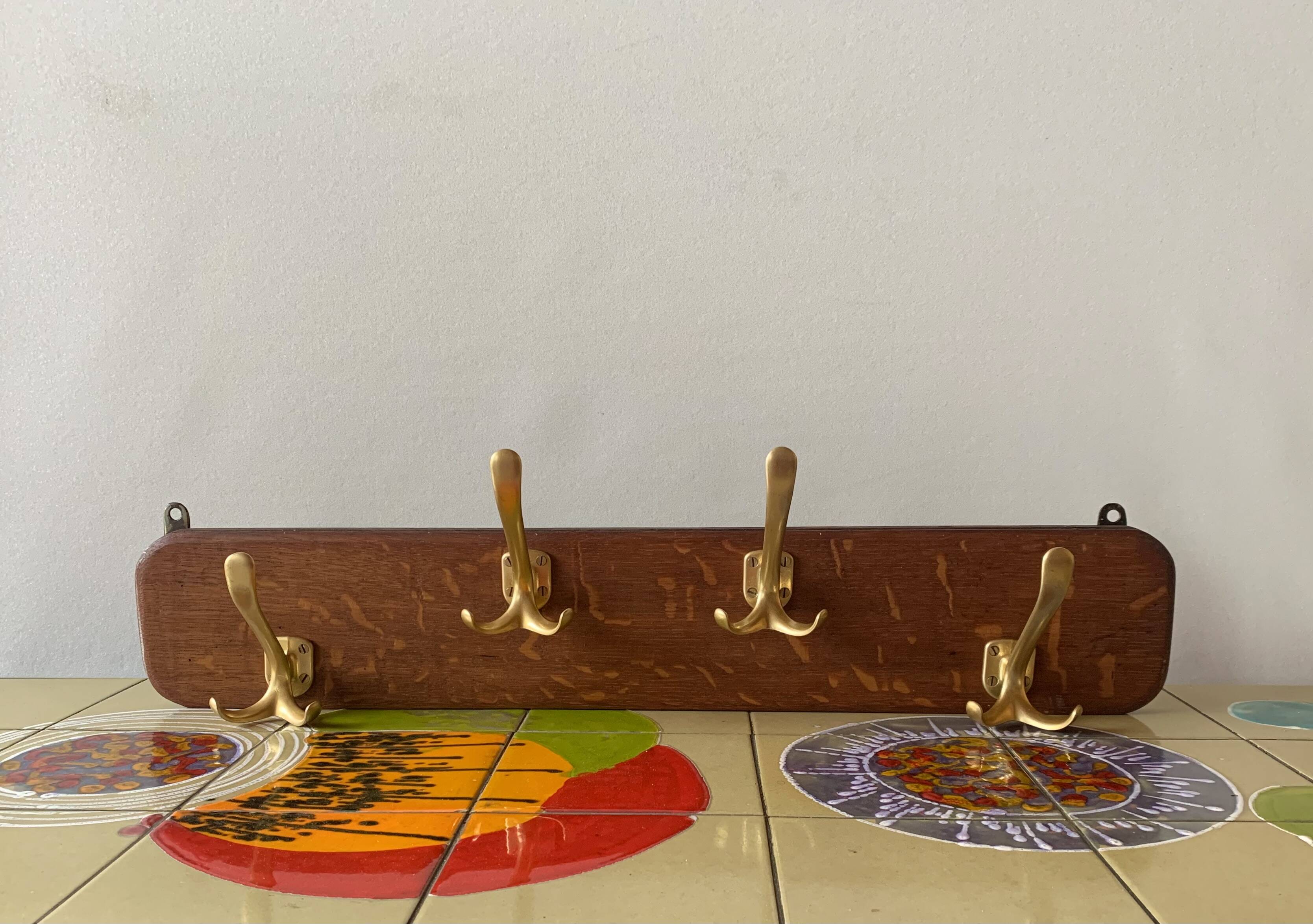 Vintage wooden wall coat rack with 4 double golden aluminum hooks