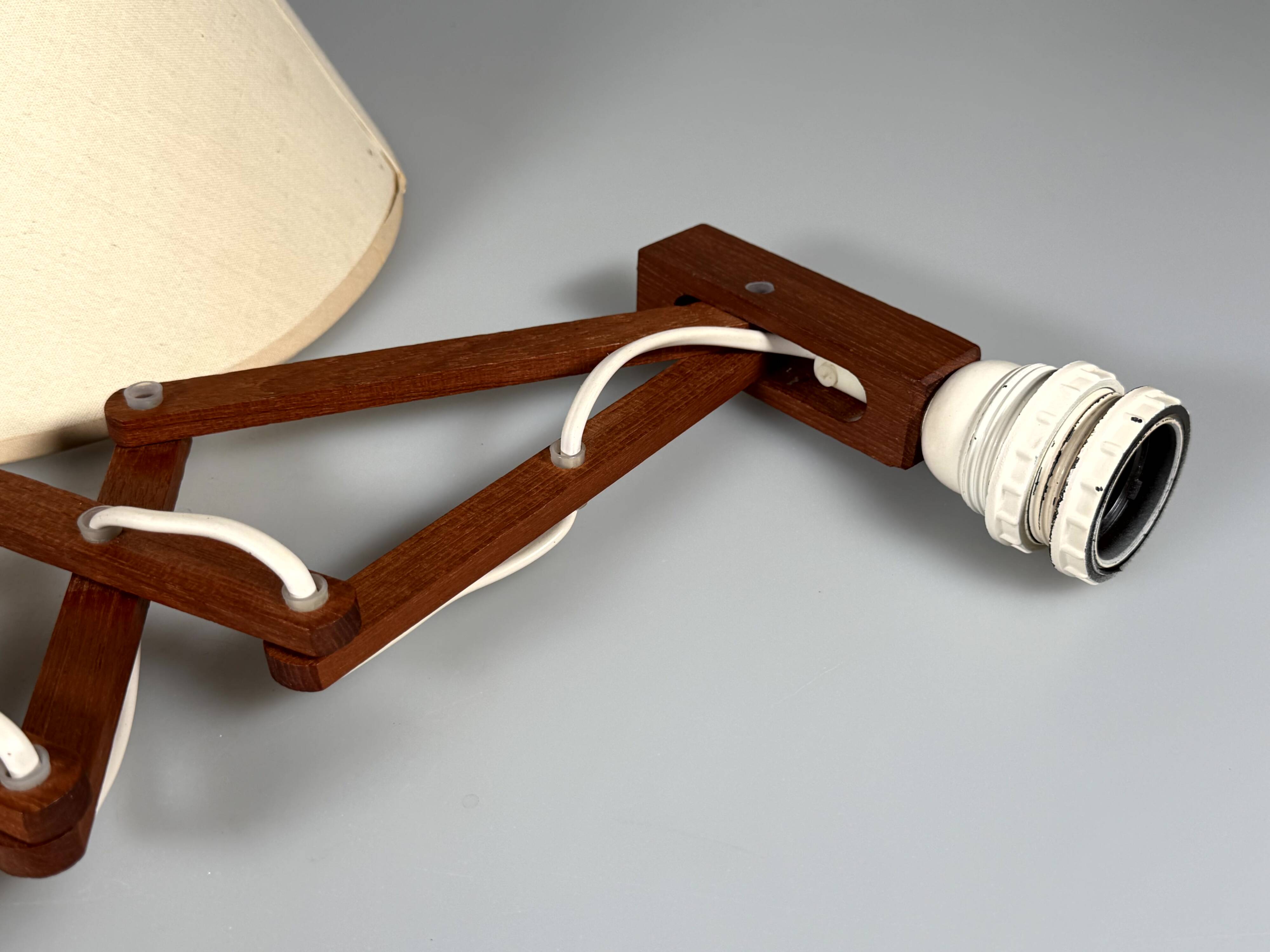 Applique murale des années 1960 1970, lampe ciseaux en teck, Danemark, design danois