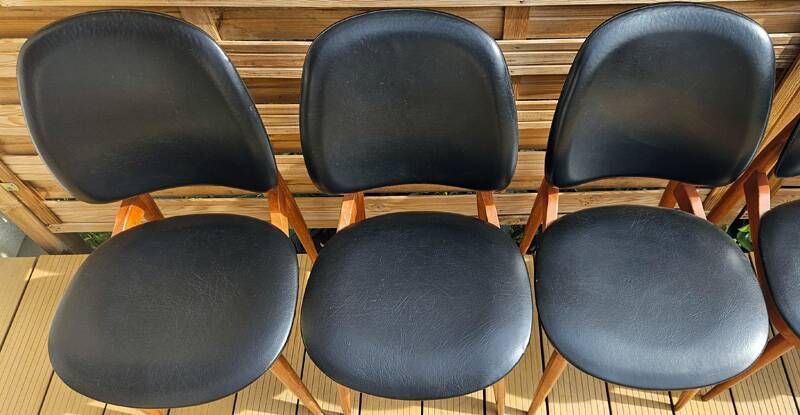 6 "Pegasus" chairs by Pierre Guariche for Baumann, France, 1960s.