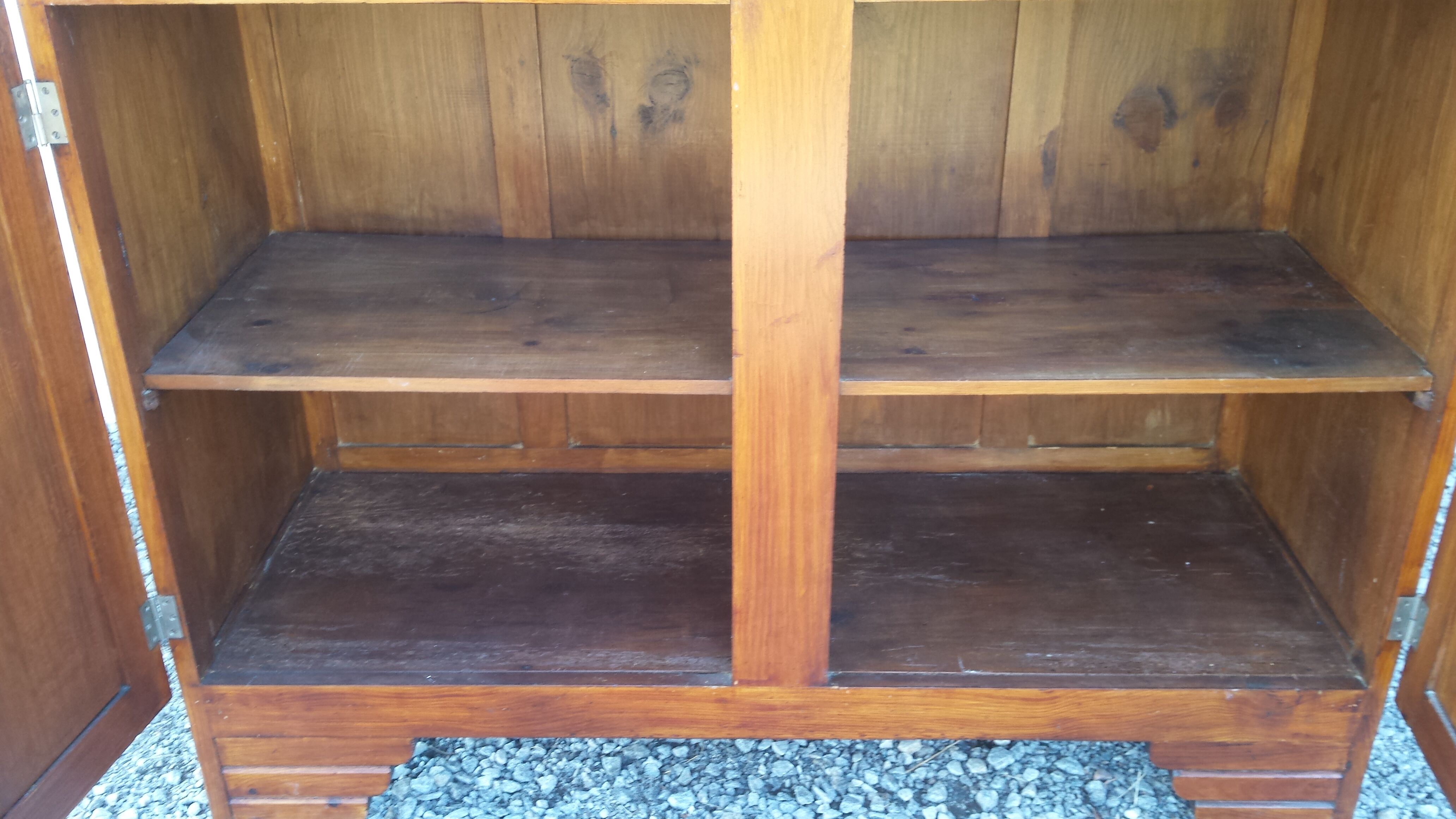 Mado buffet, wooden tray