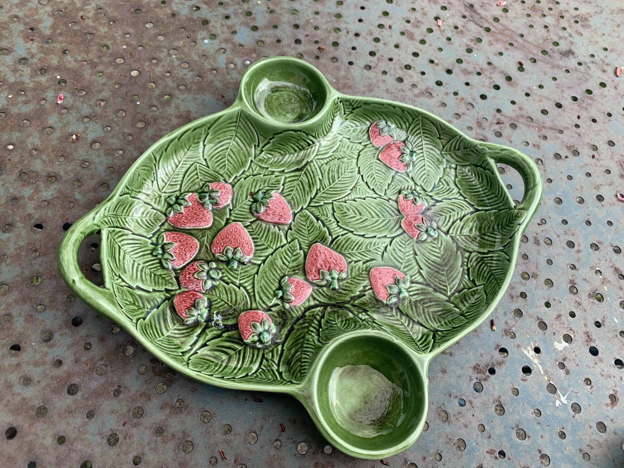 Slurry dish for red fruits, cream pot and vintage sugar bowl