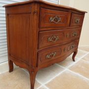 Antique style chest of drawers in stained and molded beech with 4 drawers - Very good condition