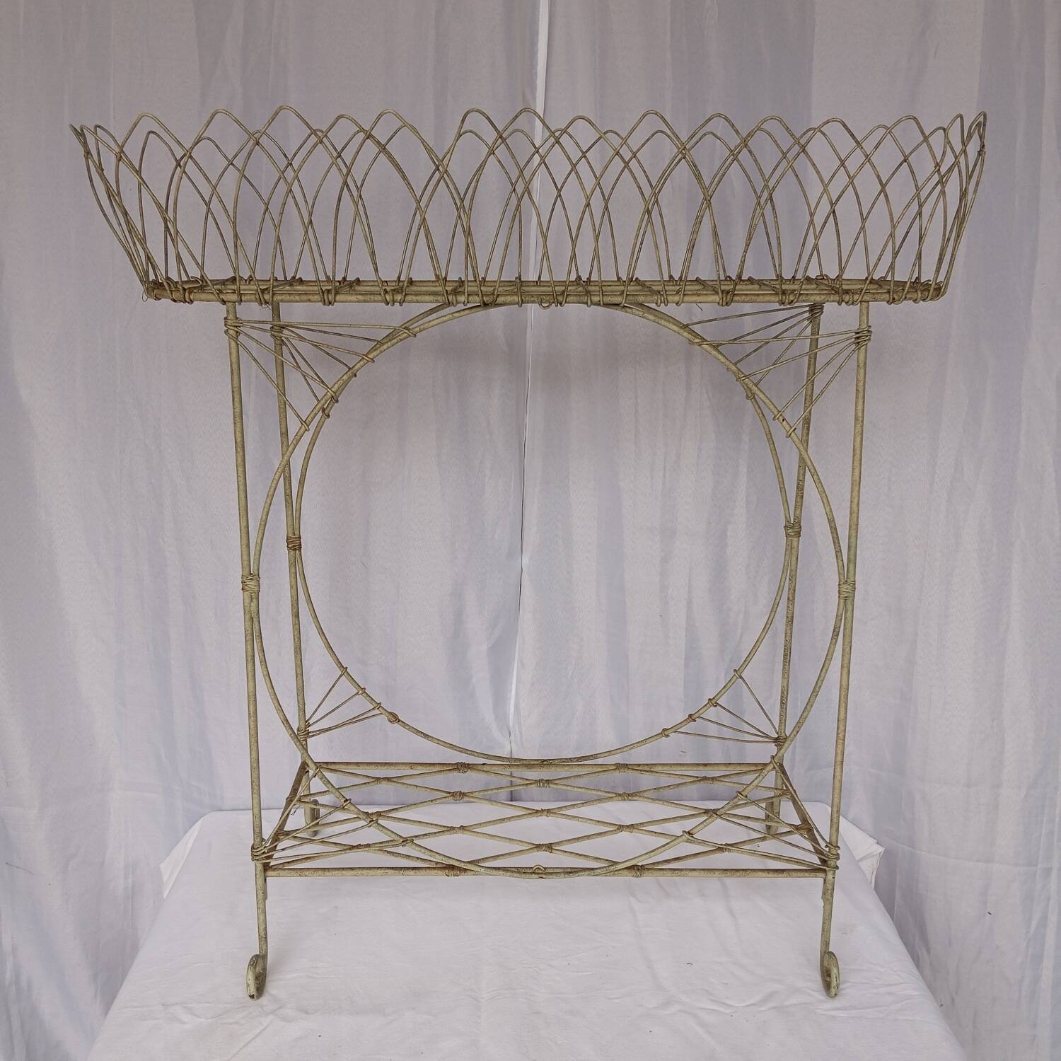 Painted metal planter