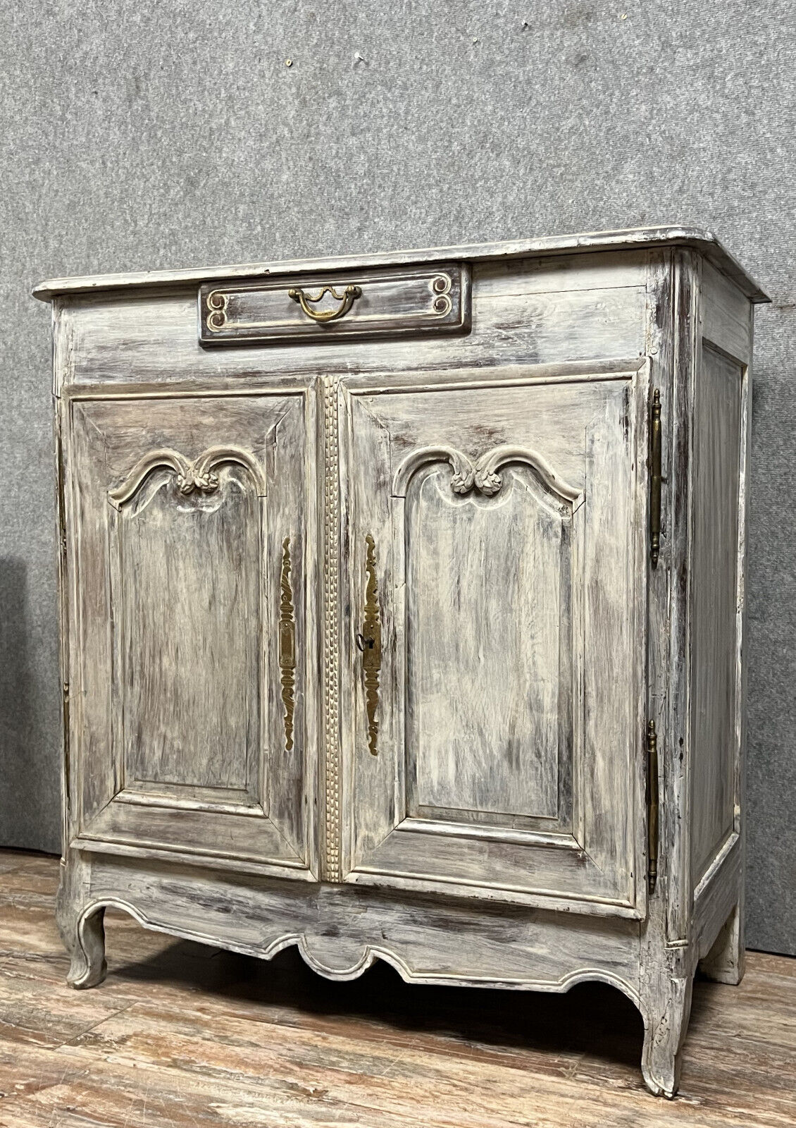 Patinated support sideboard Louis XV era around 1750