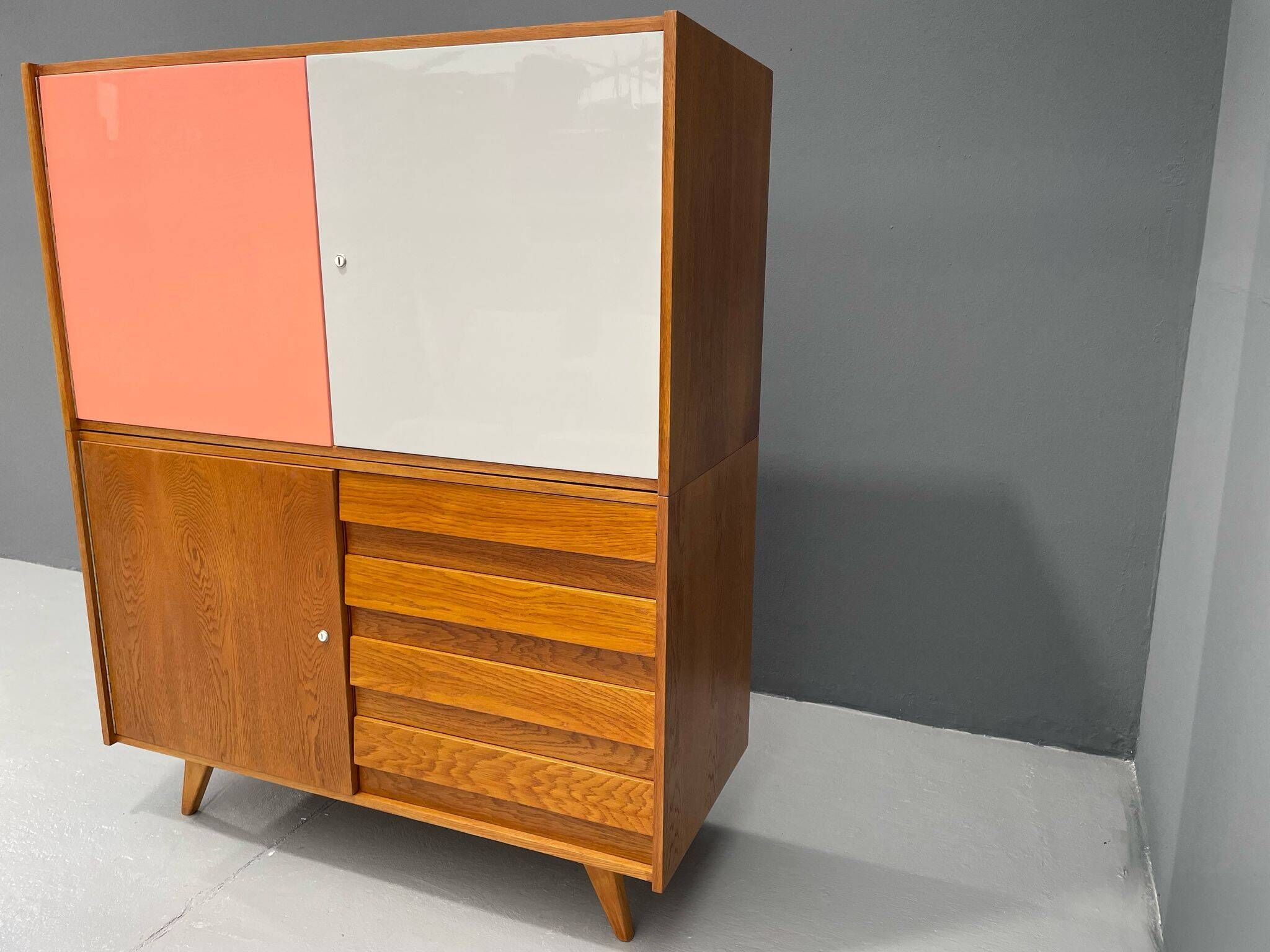 Meuble U-450 en Chêne par Jiří Jiroutek pour Interiér Praha, Tchécoslovaquie, 1