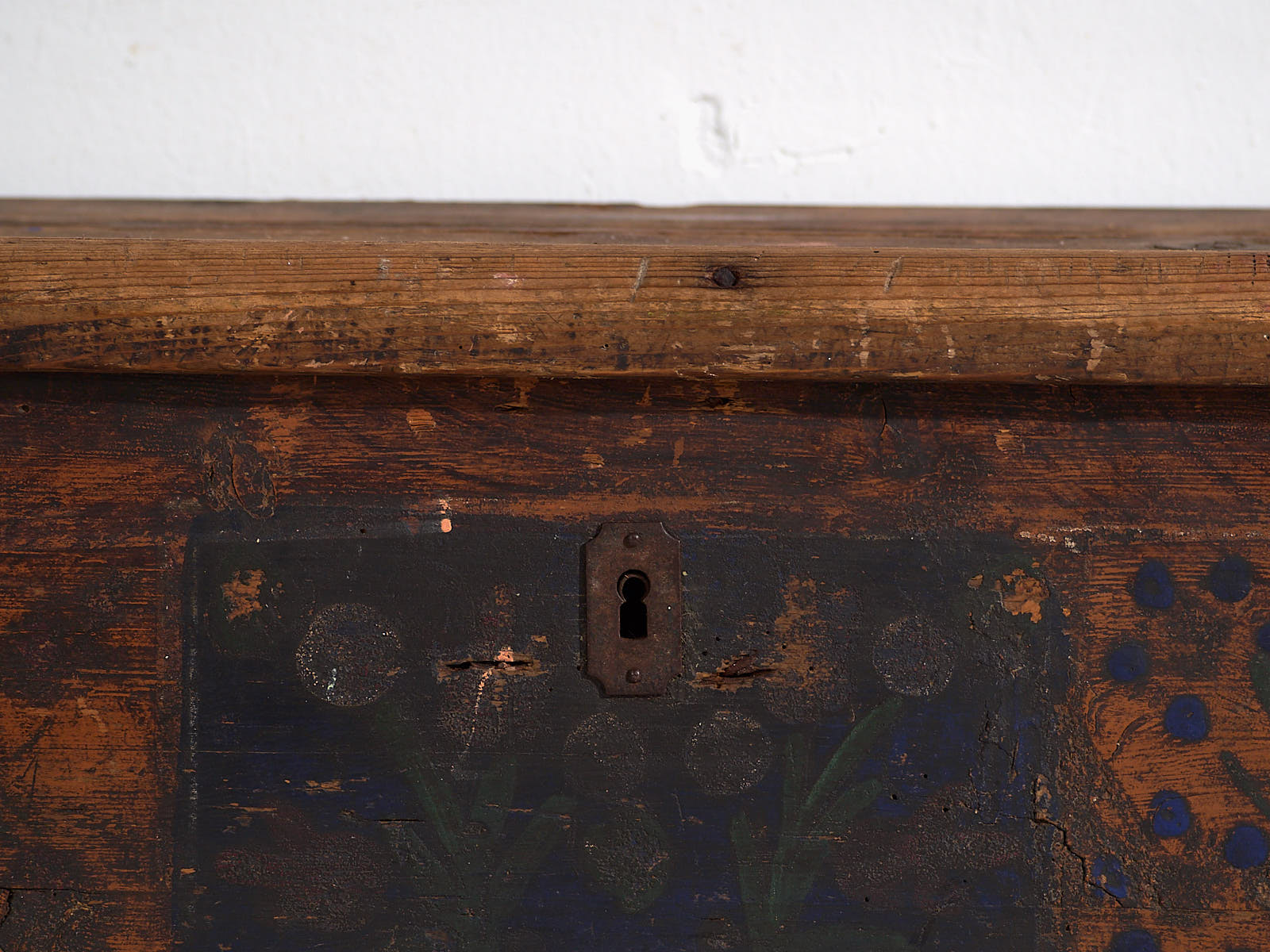 Antique folk art style chest (circa 1920)