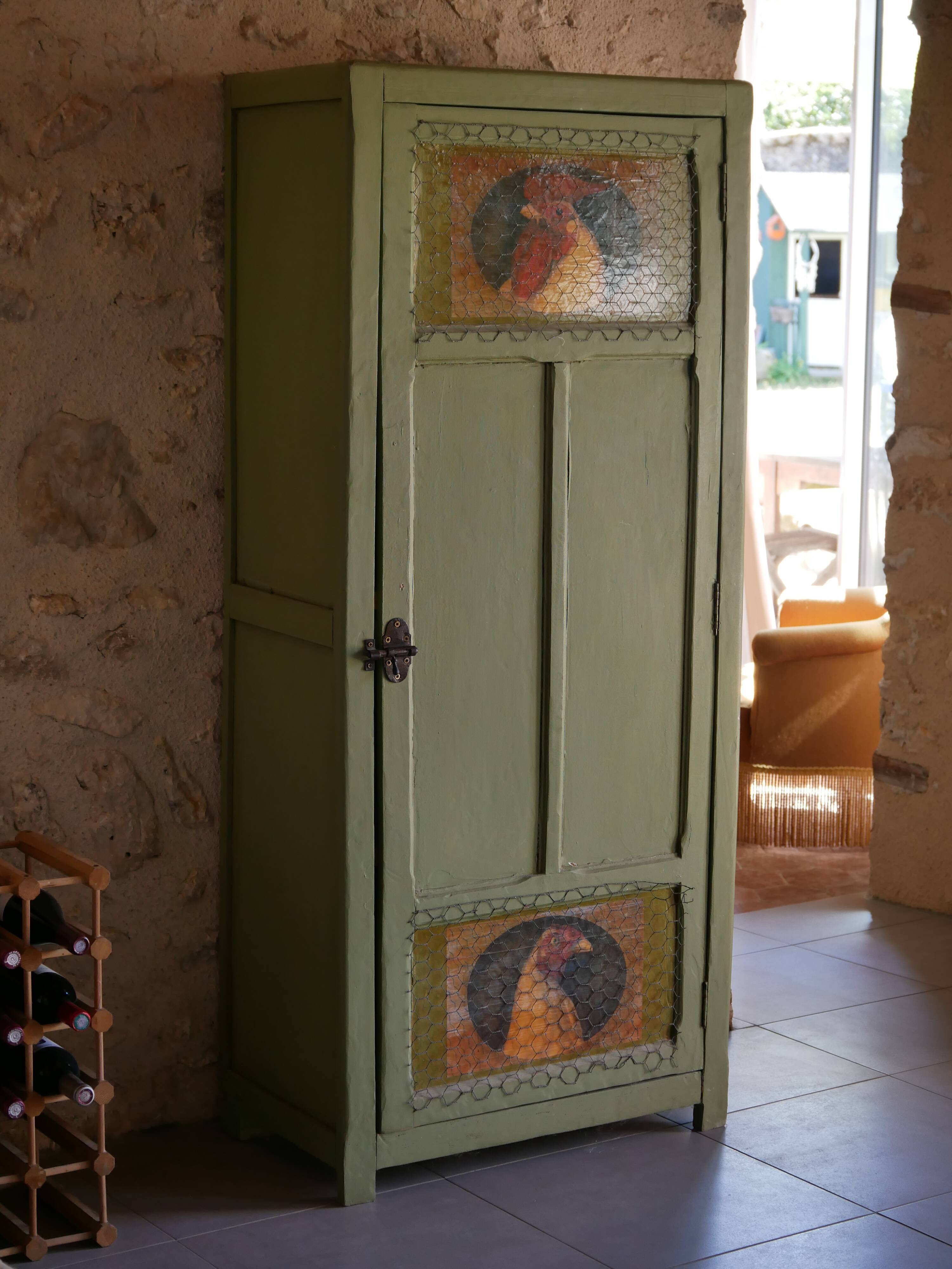 Armoire parisienne
