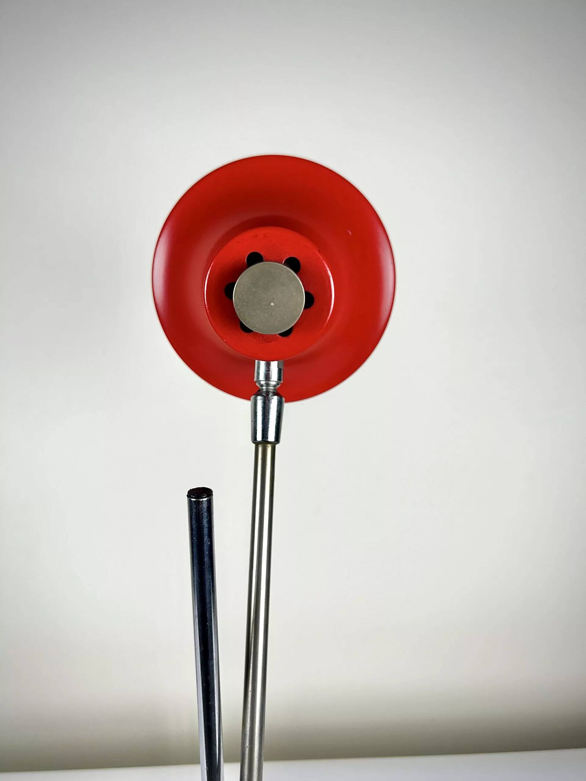 Lampe articulée vintage rouge et chrome – esprit industriel