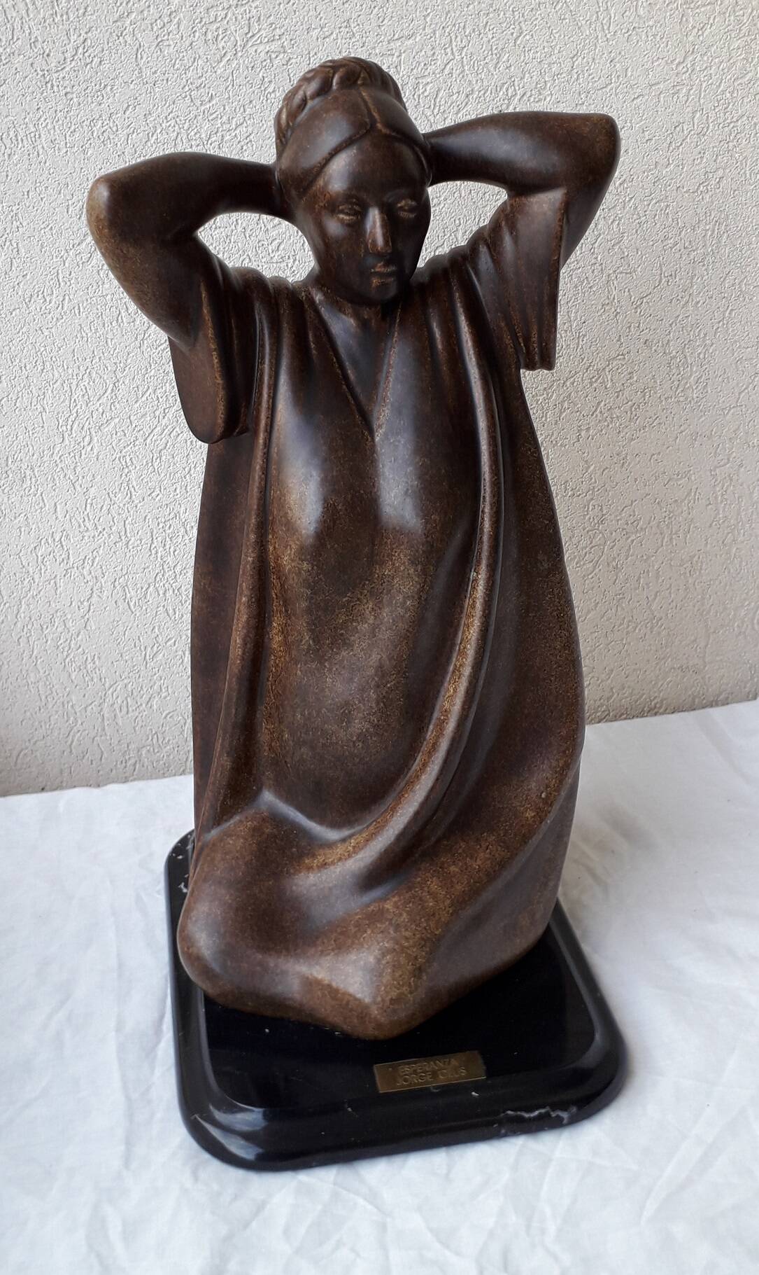Sculpture woman "Espéranza" Jorge Celis