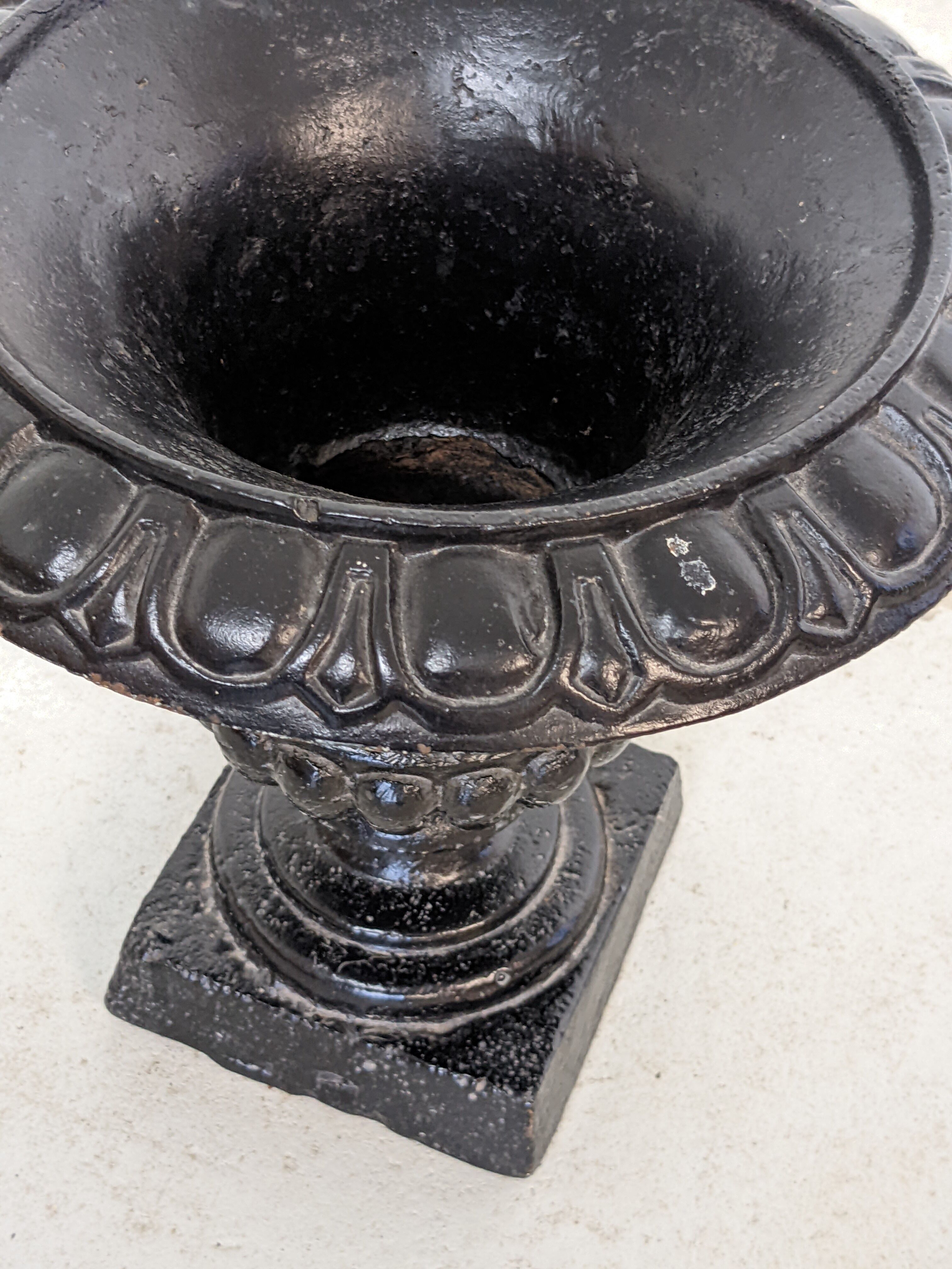 Medici style cast iron garden basin, circa 1890